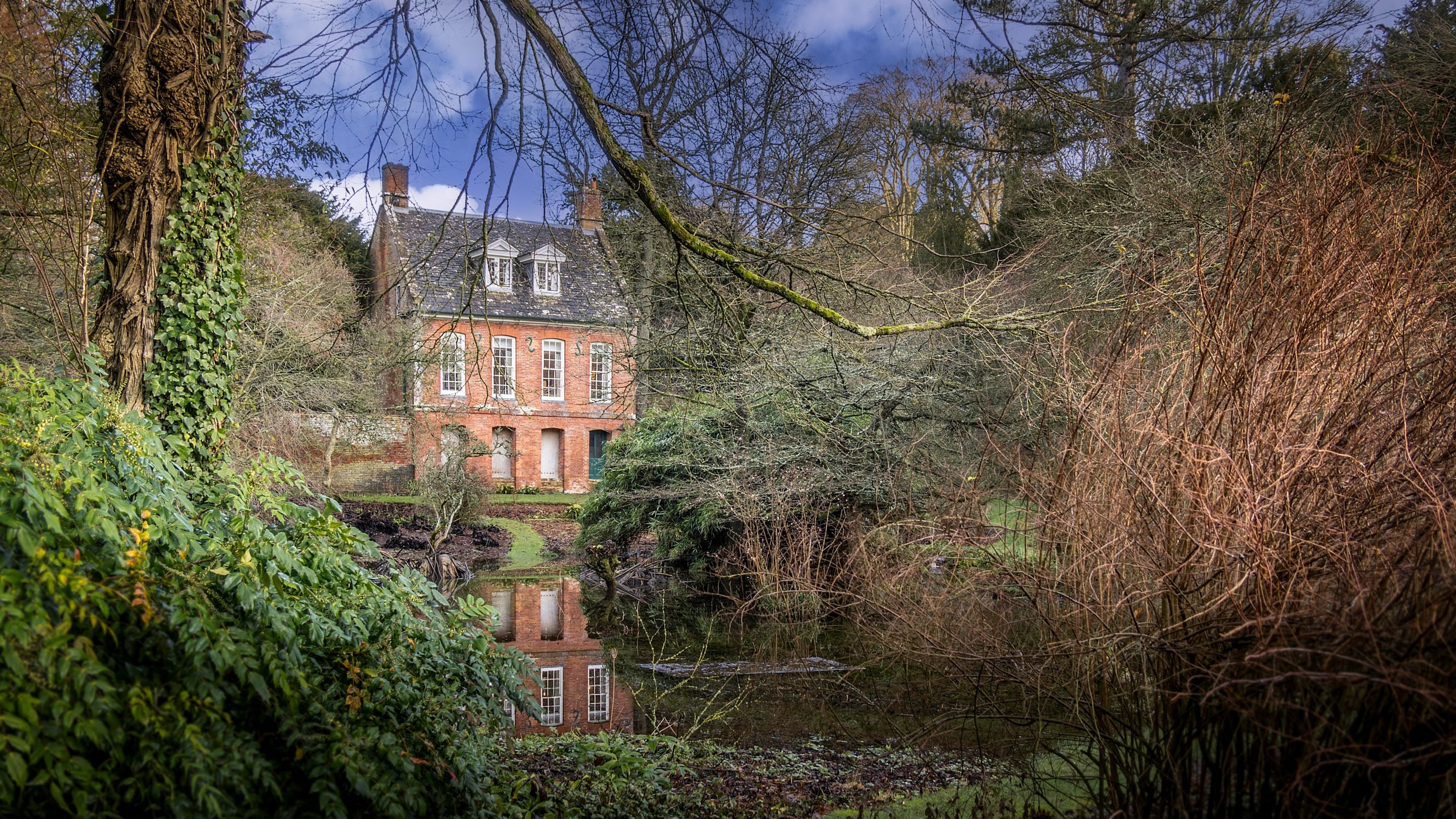 The exterior of Bog Cottage, Oxfordshire