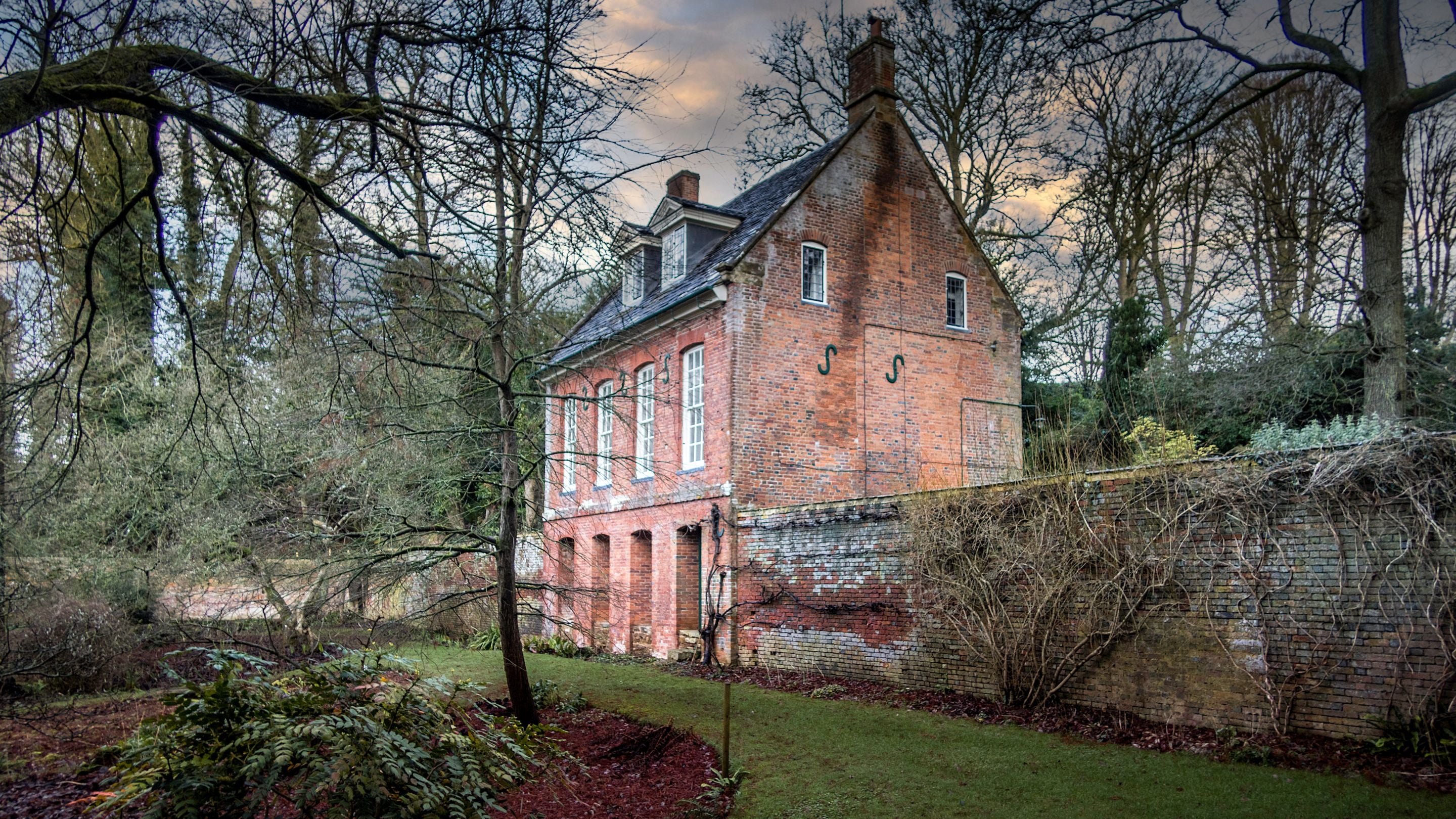 The exterior of Bog Cottage, Oxfordshire