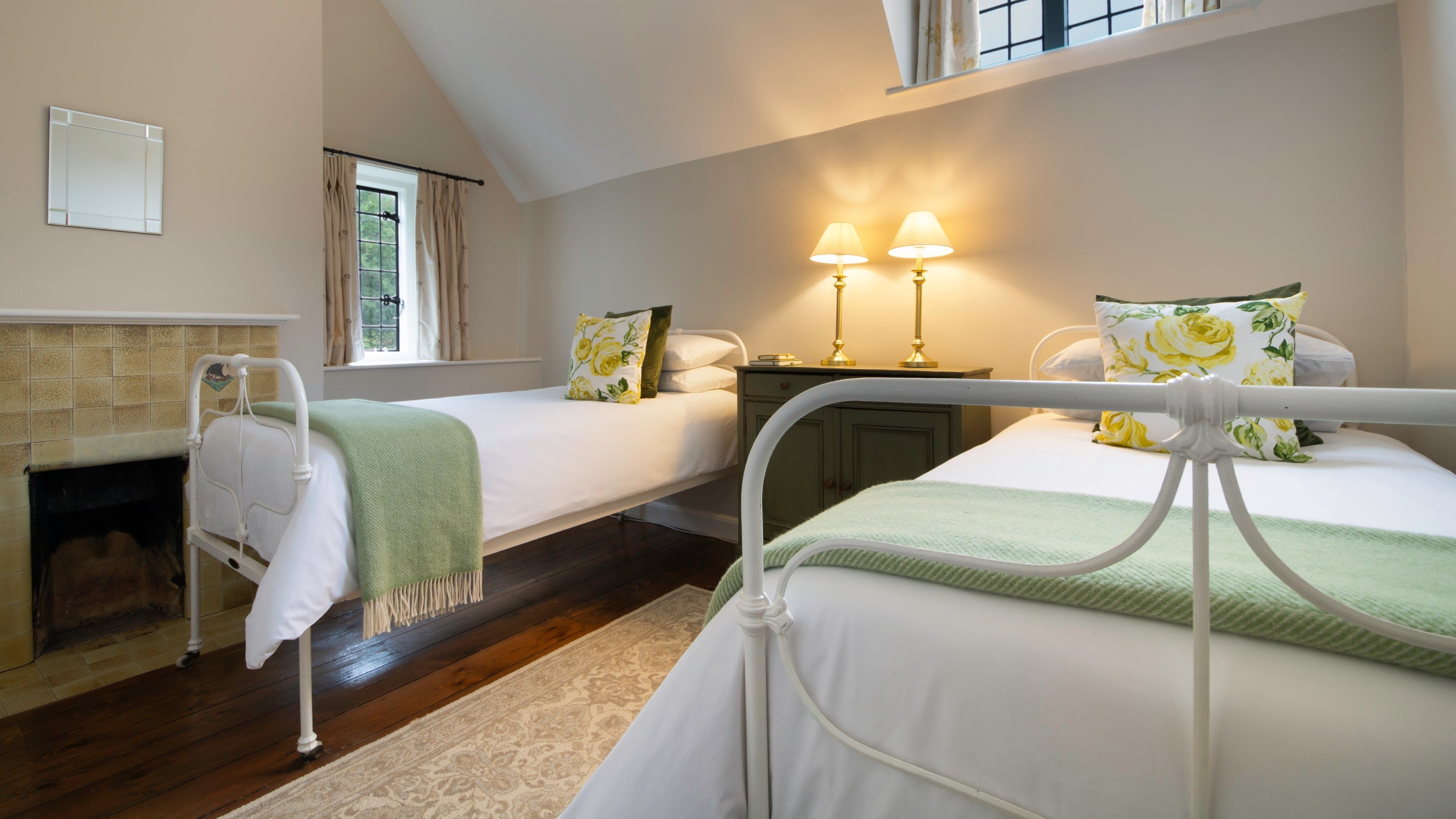 The twin bedroom at Bog Cottage, Oxfordshire