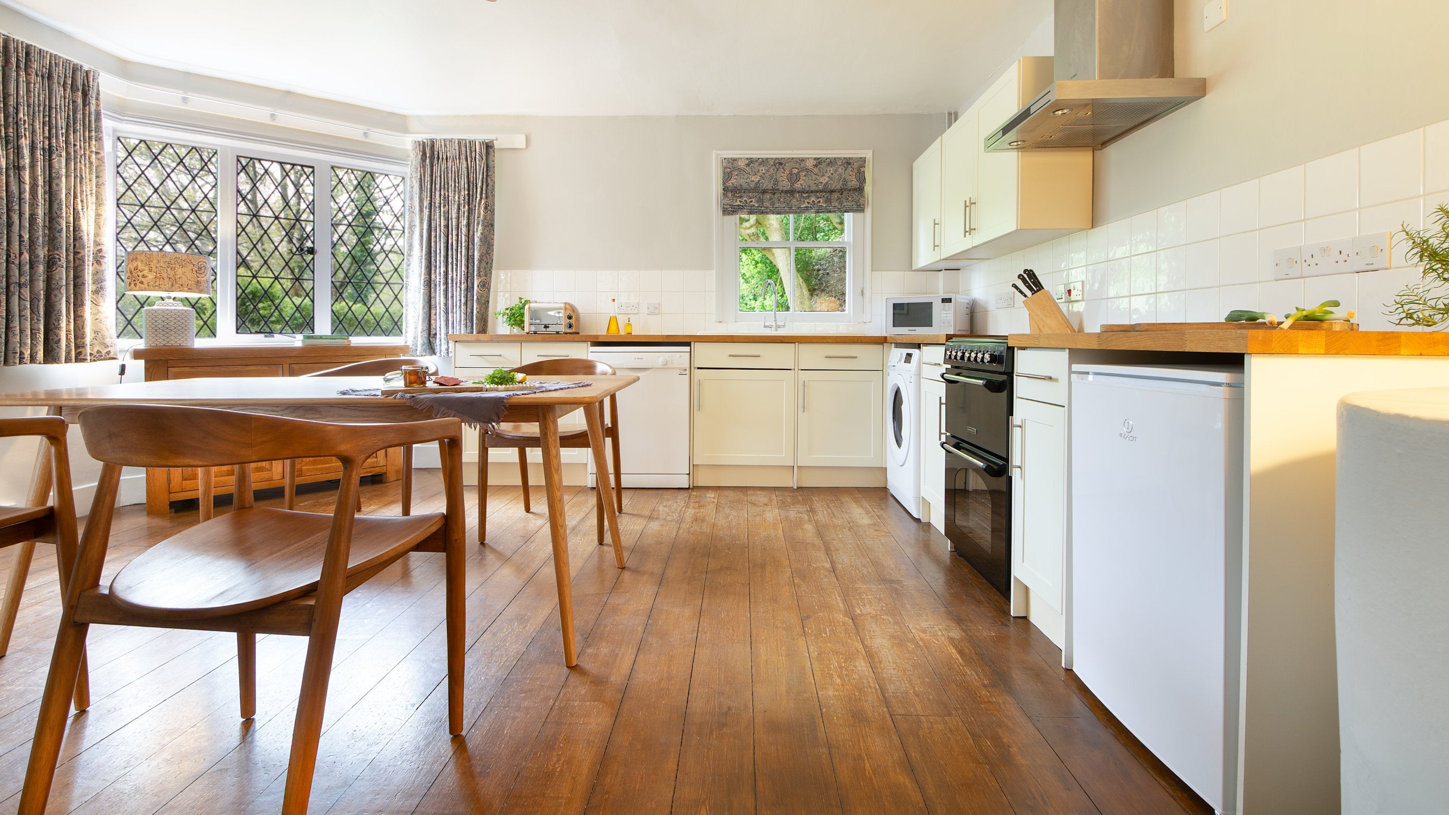 The kitchen-diner at Cliveden New Cottage, Berkshire