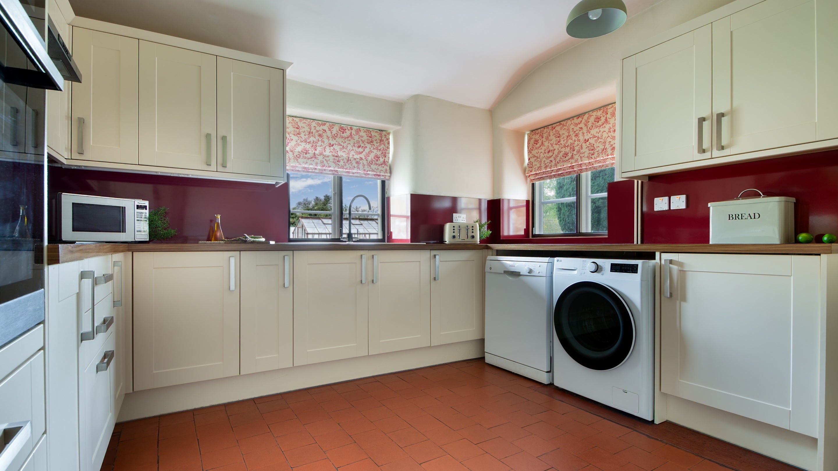 The kitchen at 4 Stable Yard Cottage, Derbyshire