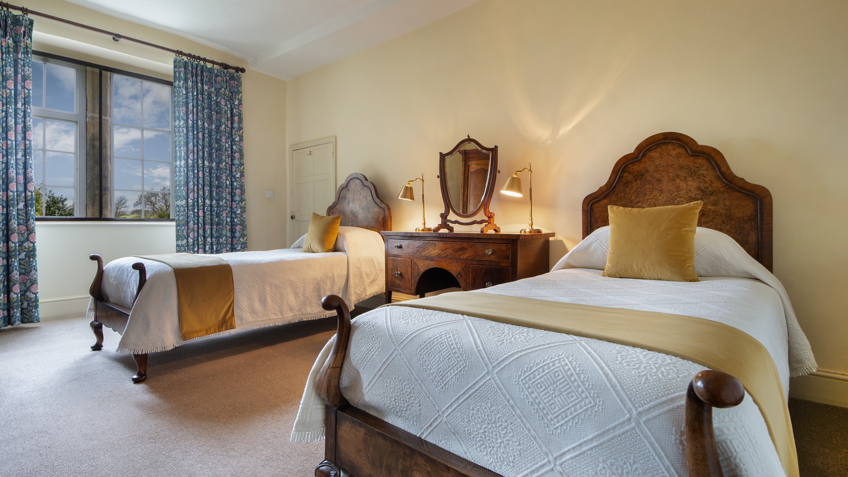 The twin bedroom at 4 Stable Yard Cottage, Derbyshire