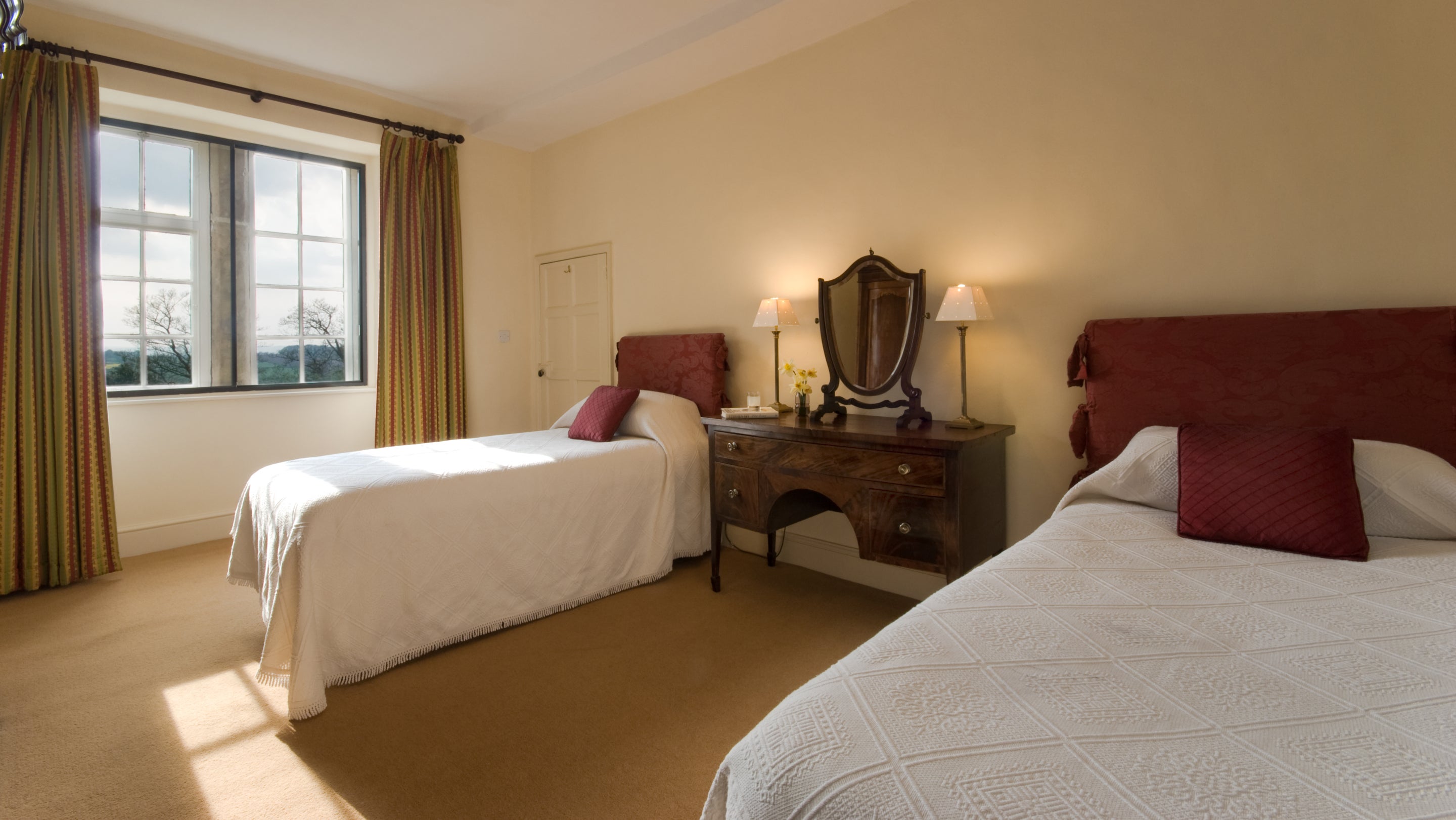 The twin bedroom at 4 Stable Yard Cottage, Derbyshire