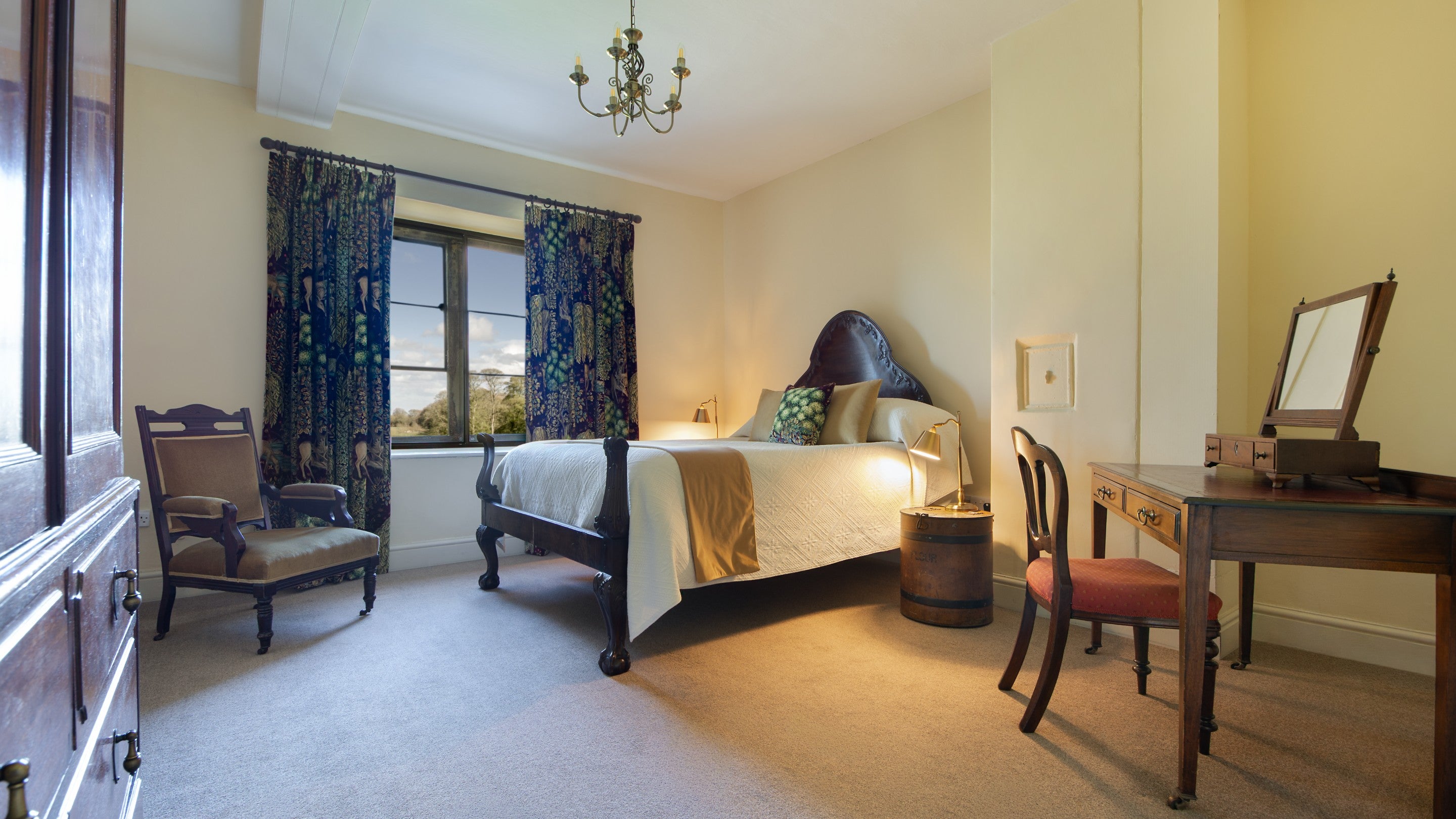 The double bedroom on the second floor of 6 High Hazels, Derbyshire