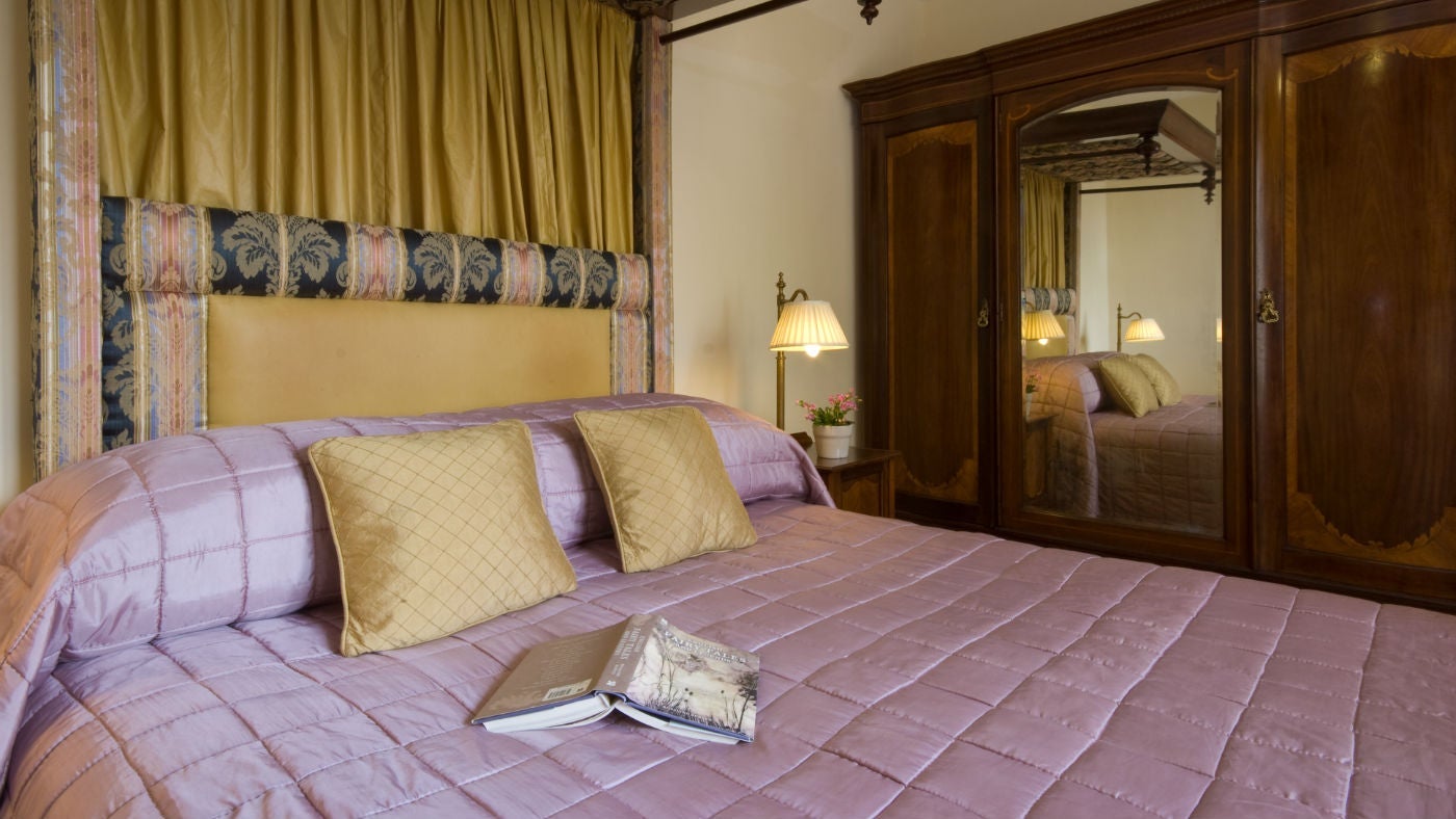 One of the double bedrooms at 6 High Hazels, Hardwick Hall, nr Chesterfield, Derbyshire