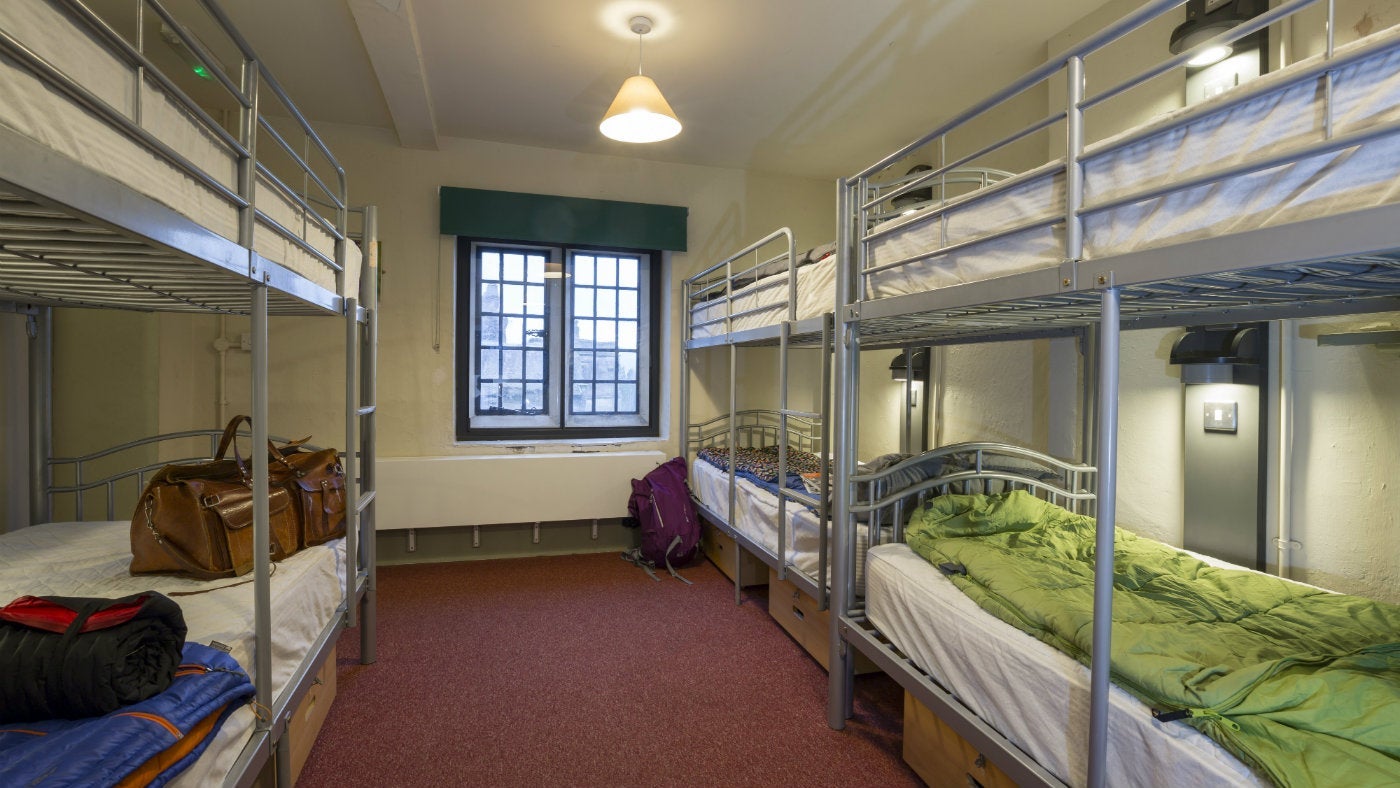 Dorm 3, sleeps 6, Ilam Bunkhouse, Peak District