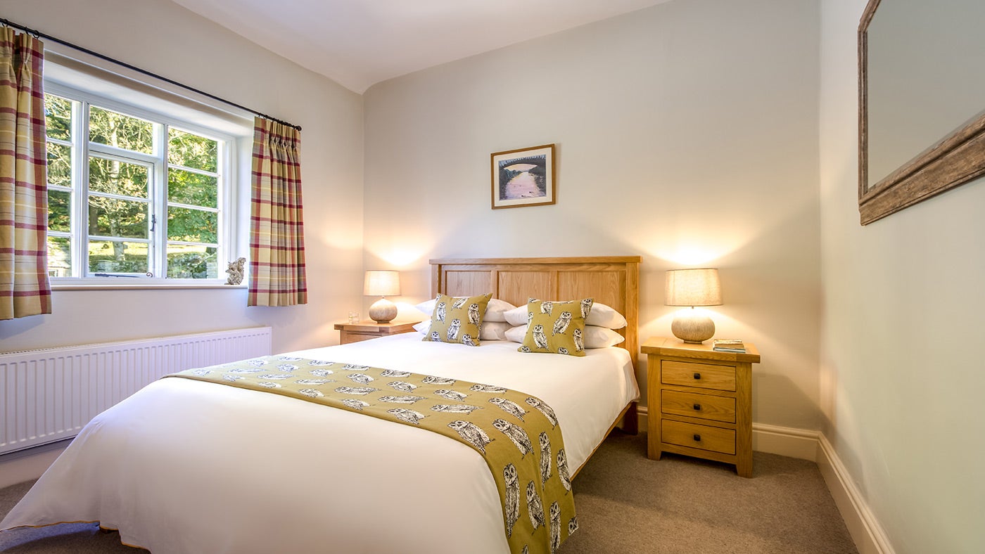 The second double bedroom at Yarncliff Lodge, Derbyshire