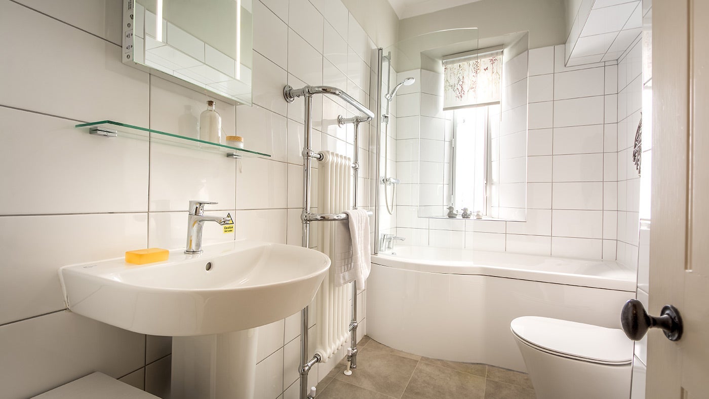 The first bathroom at Yarncliff Lodge, Derbyshire