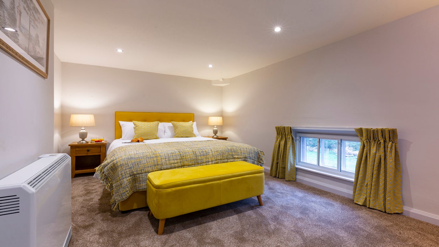 The double bedroom at 2 Lichfield Lodge, Staffordshire