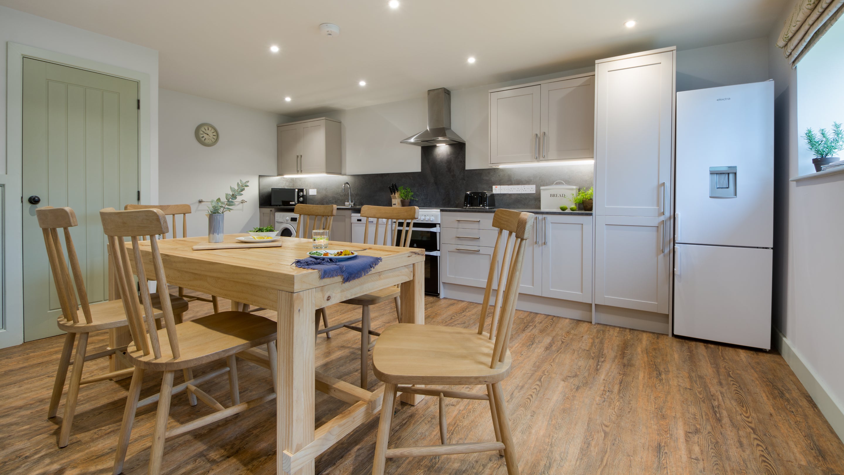 The kitchen and dining room at 2 Morville Barn, Shropshire