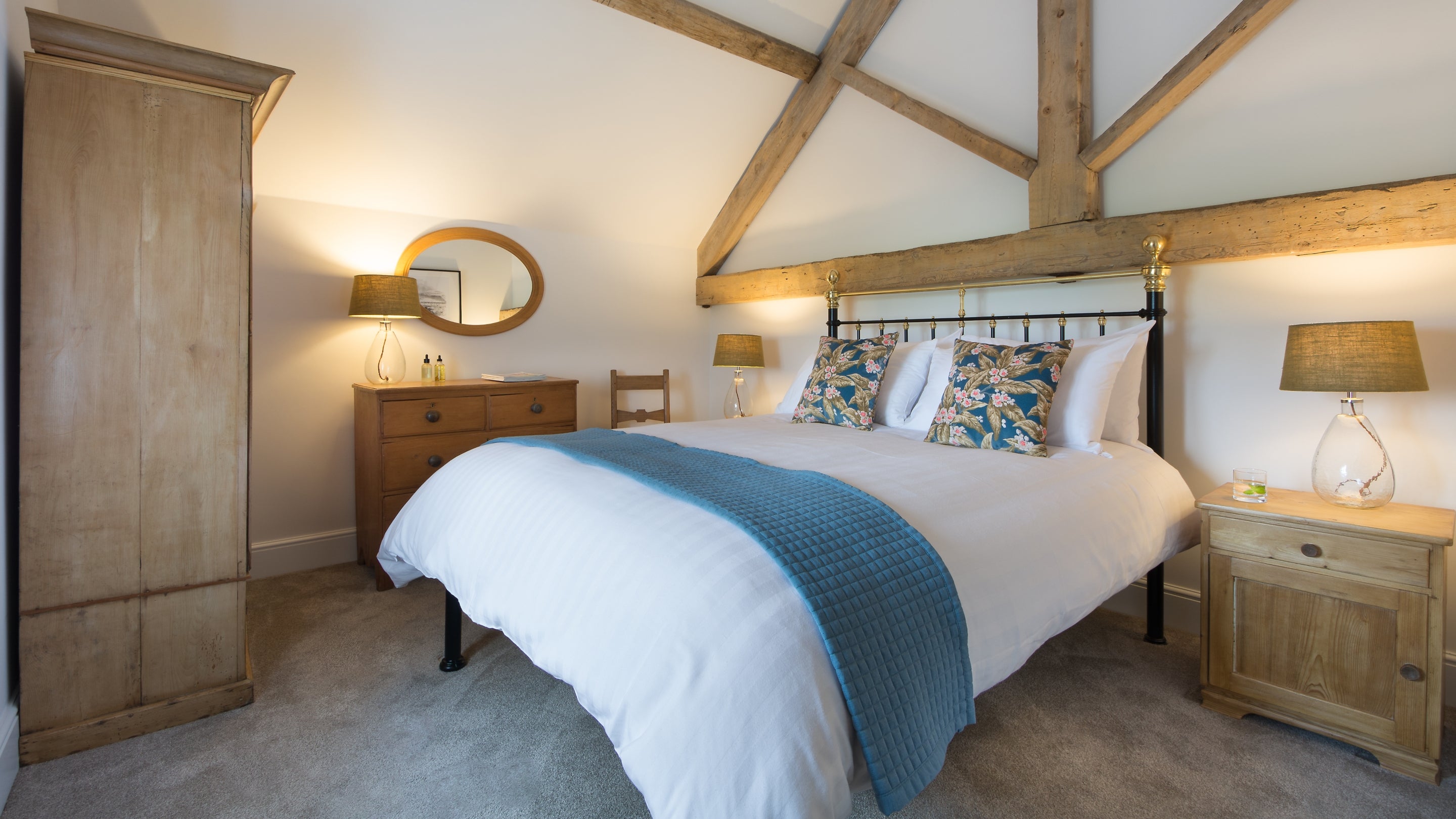 The first king size bedroom at Smethcote Barn, Shropshire