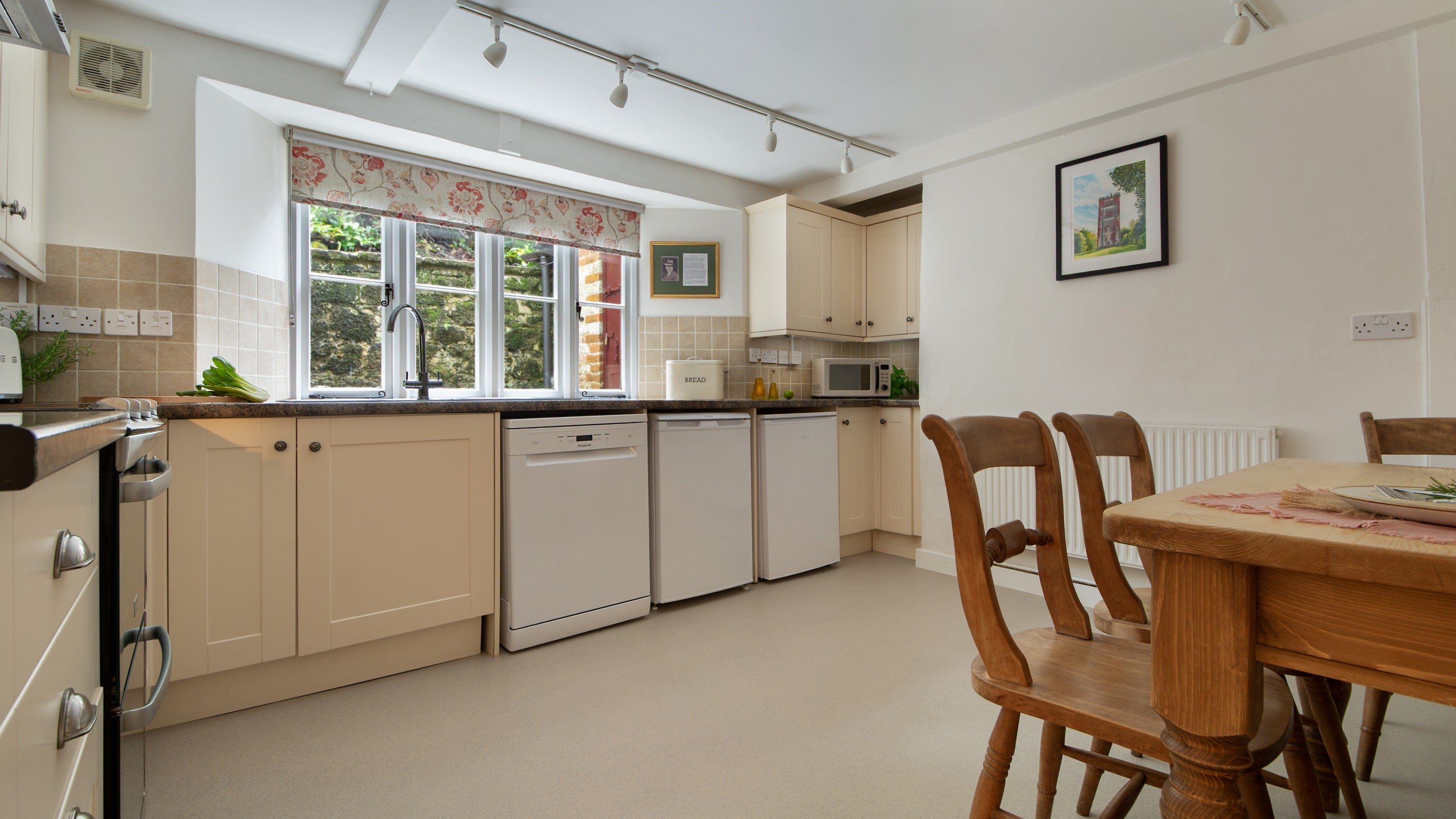 The kitchen-diner at 89 Church Lawn, Wiltshire