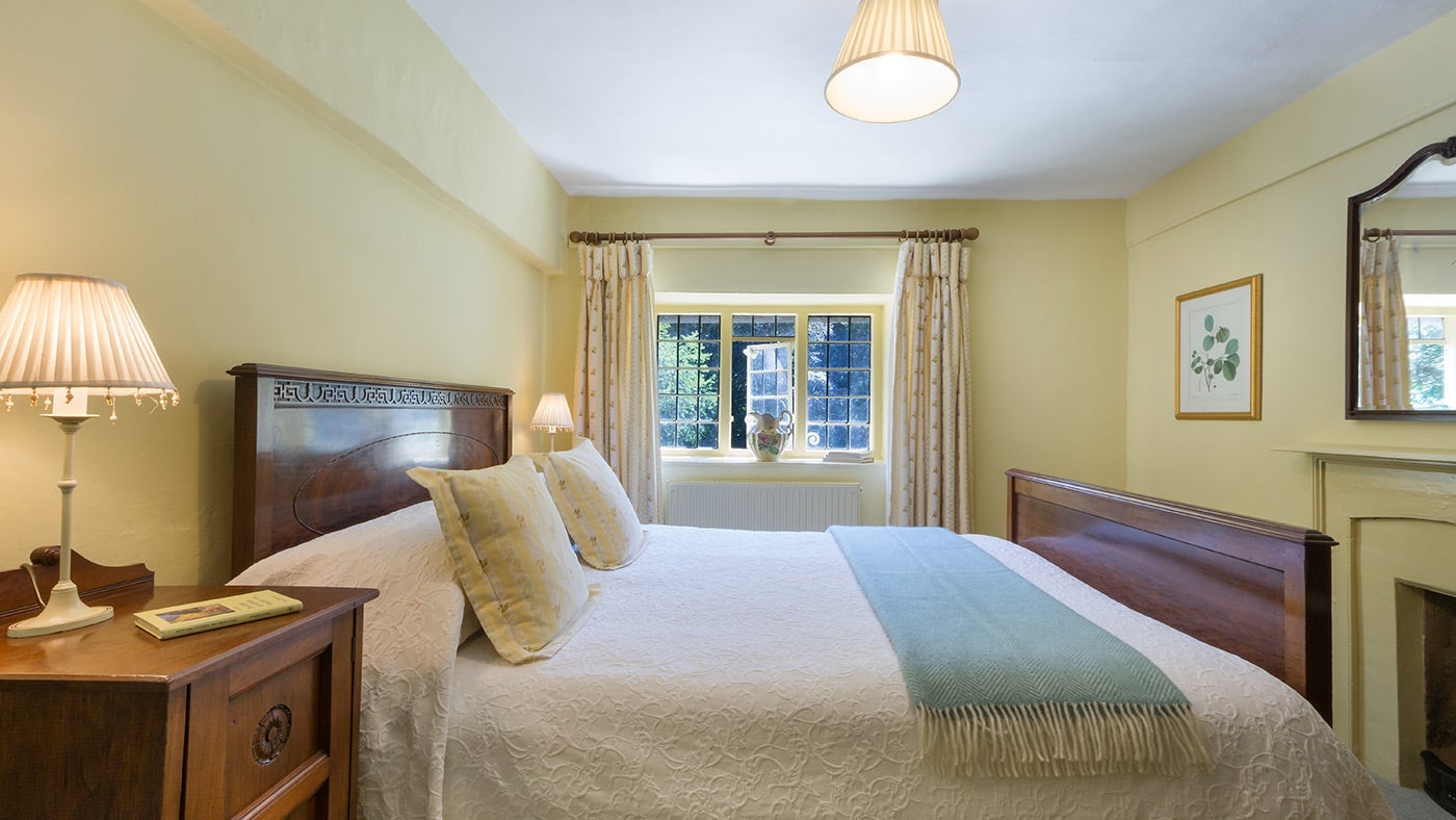 The second double bedroom at 89 Church Lawn, Stourhead, Wiltshire