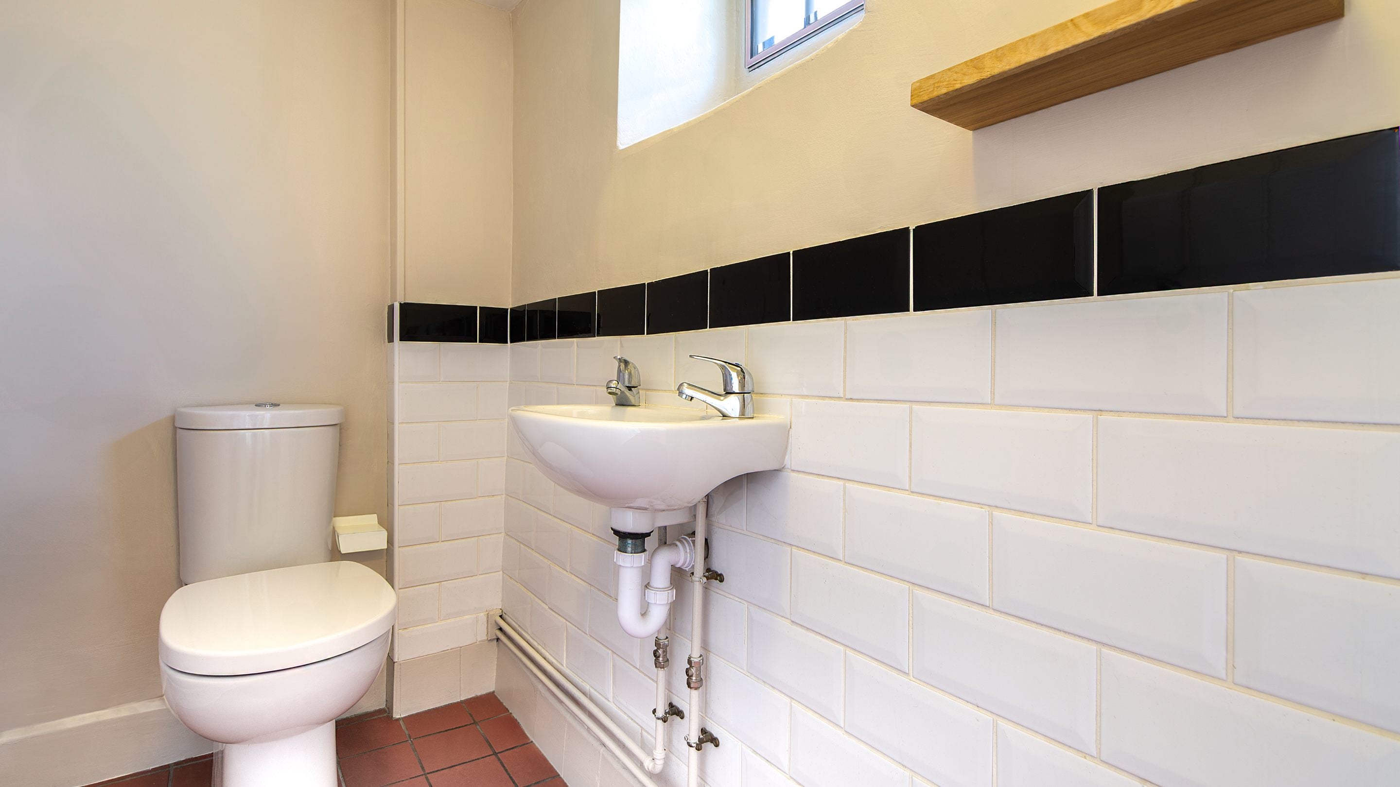 The downstairs toilet at Cross Lane House, Somerset