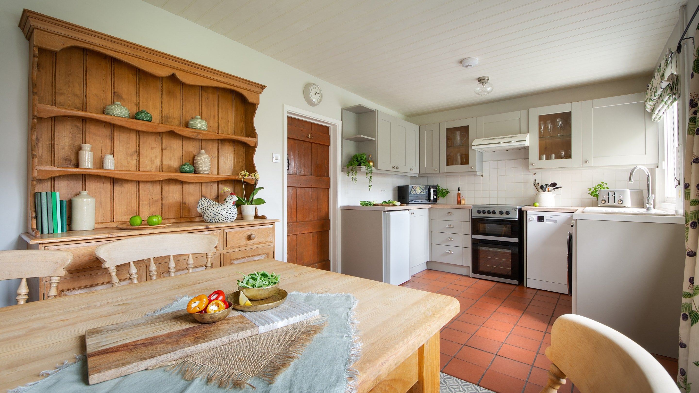 The open-plan kitchen and dining room at Bridge Farm Cottage, Suffolk