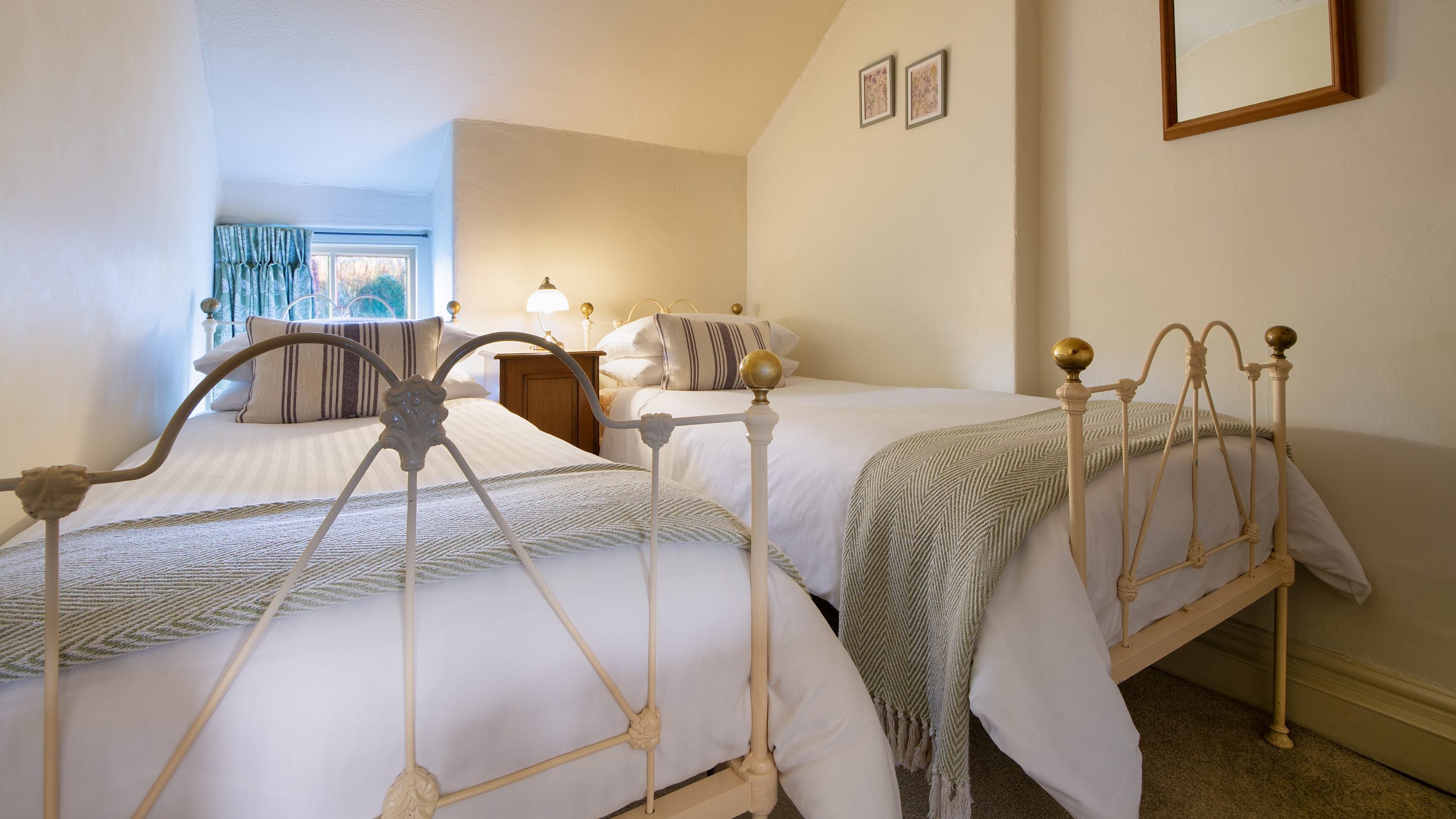 The twin bedroom at 3 Siloam Cottage, Conwy