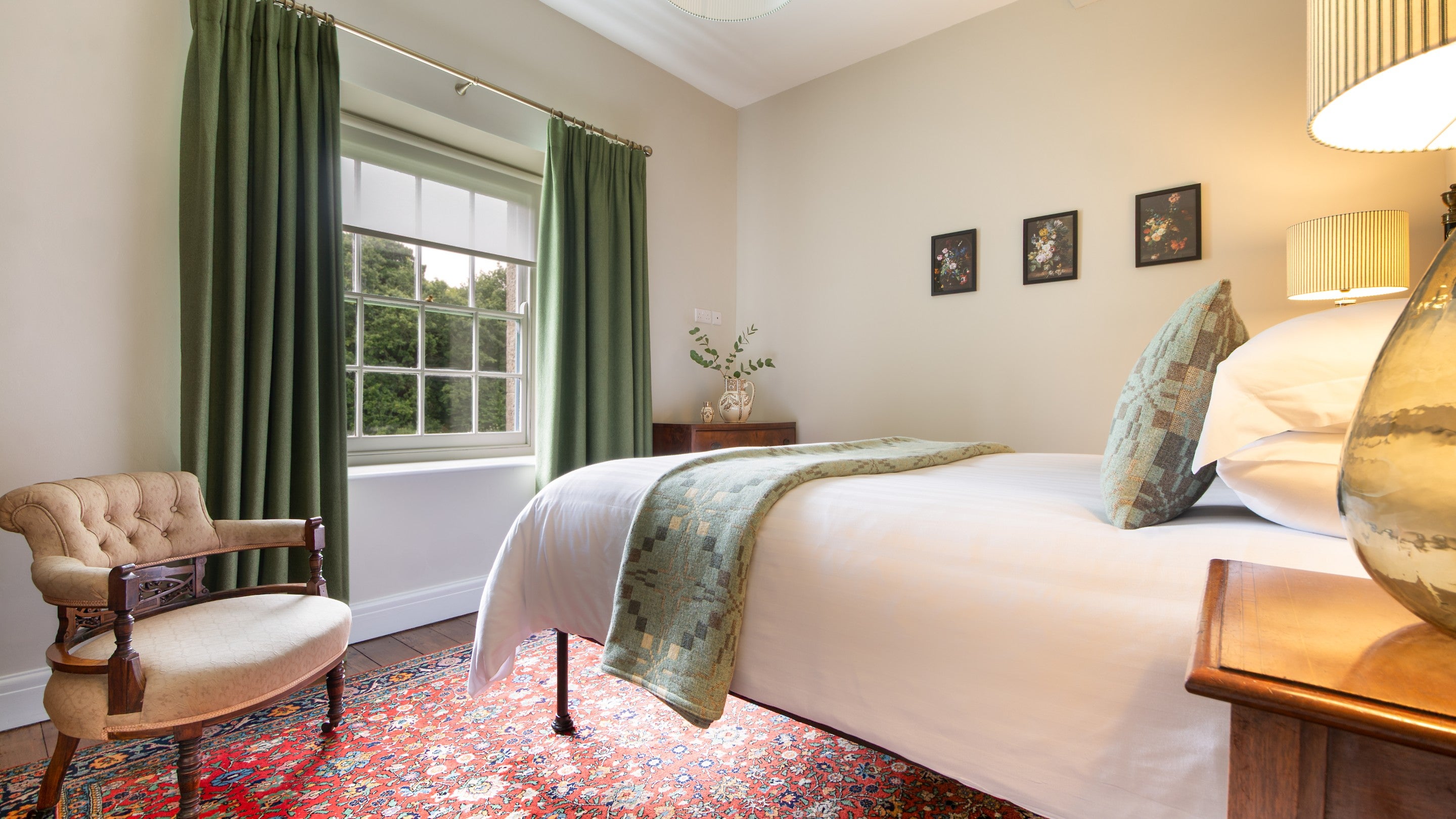 The king-size bedroom on the first floor of Cawdor, Pembrokeshire