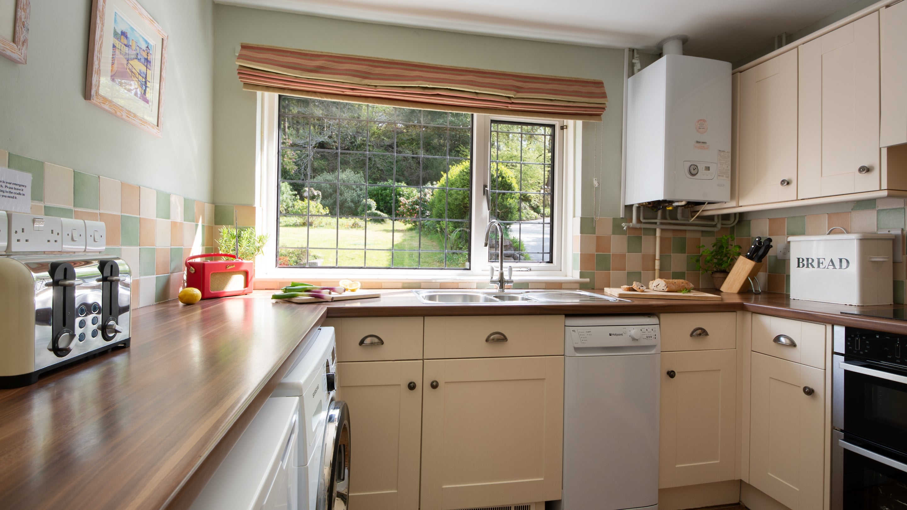 The kitchen at Colby Rose Cottage, Pembrokeshire