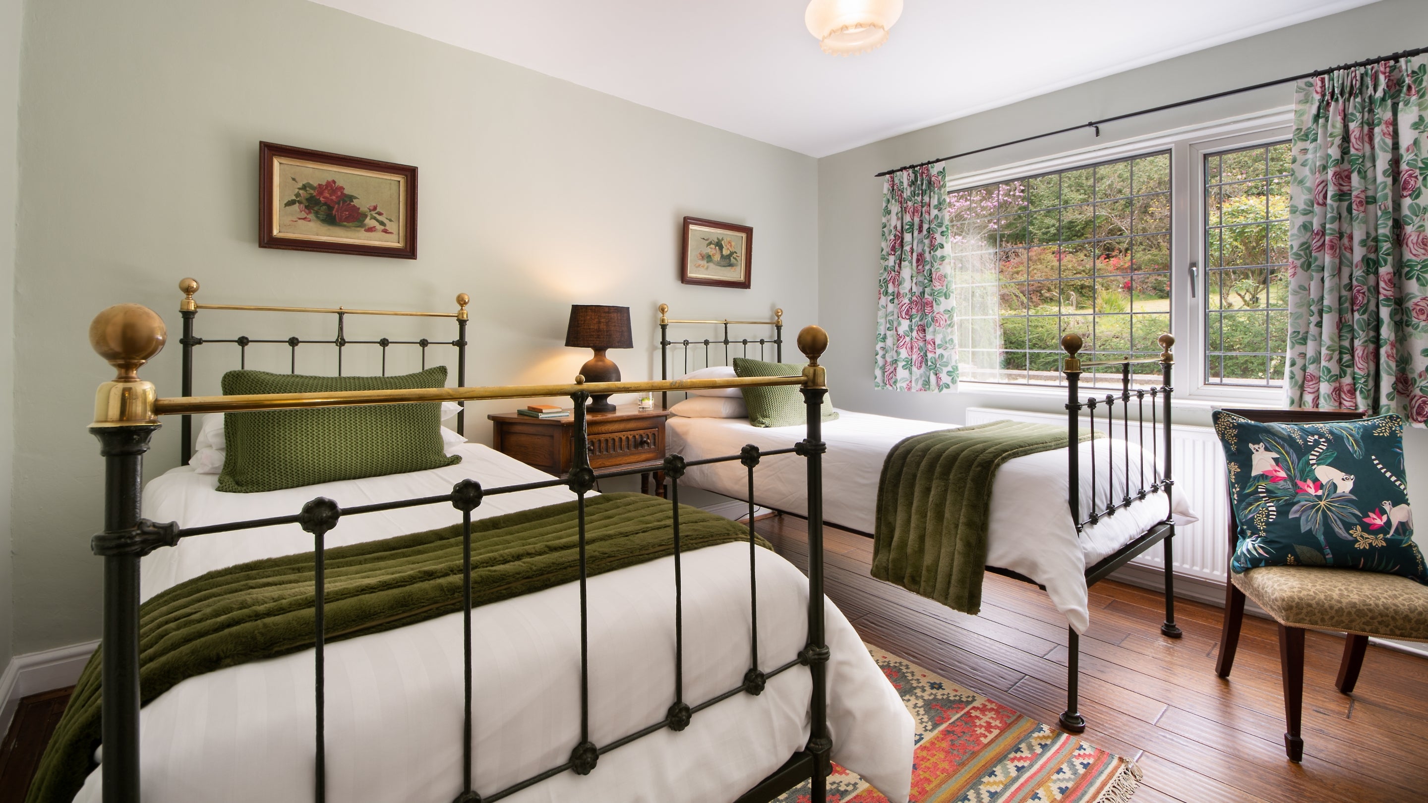 The twin bedroom at Colby Rose Cottage, Pembrokeshire