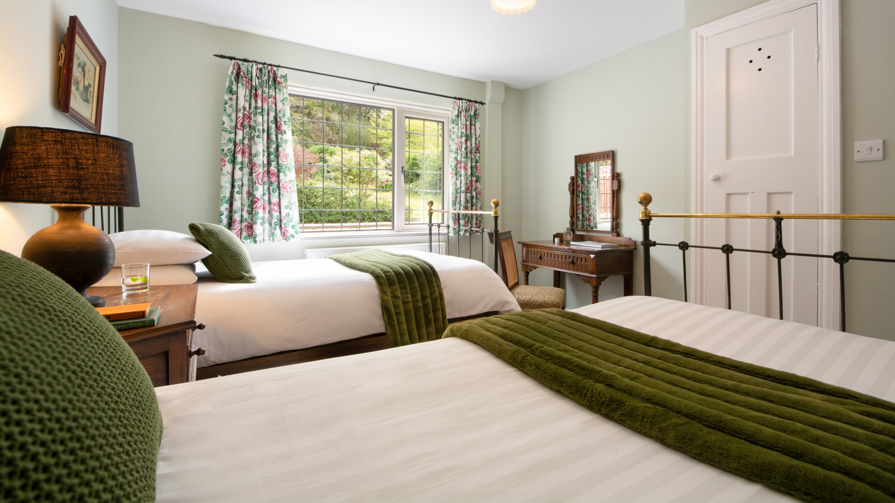 The twin bedroom at Colby Rose Cottage, Pembrokeshire