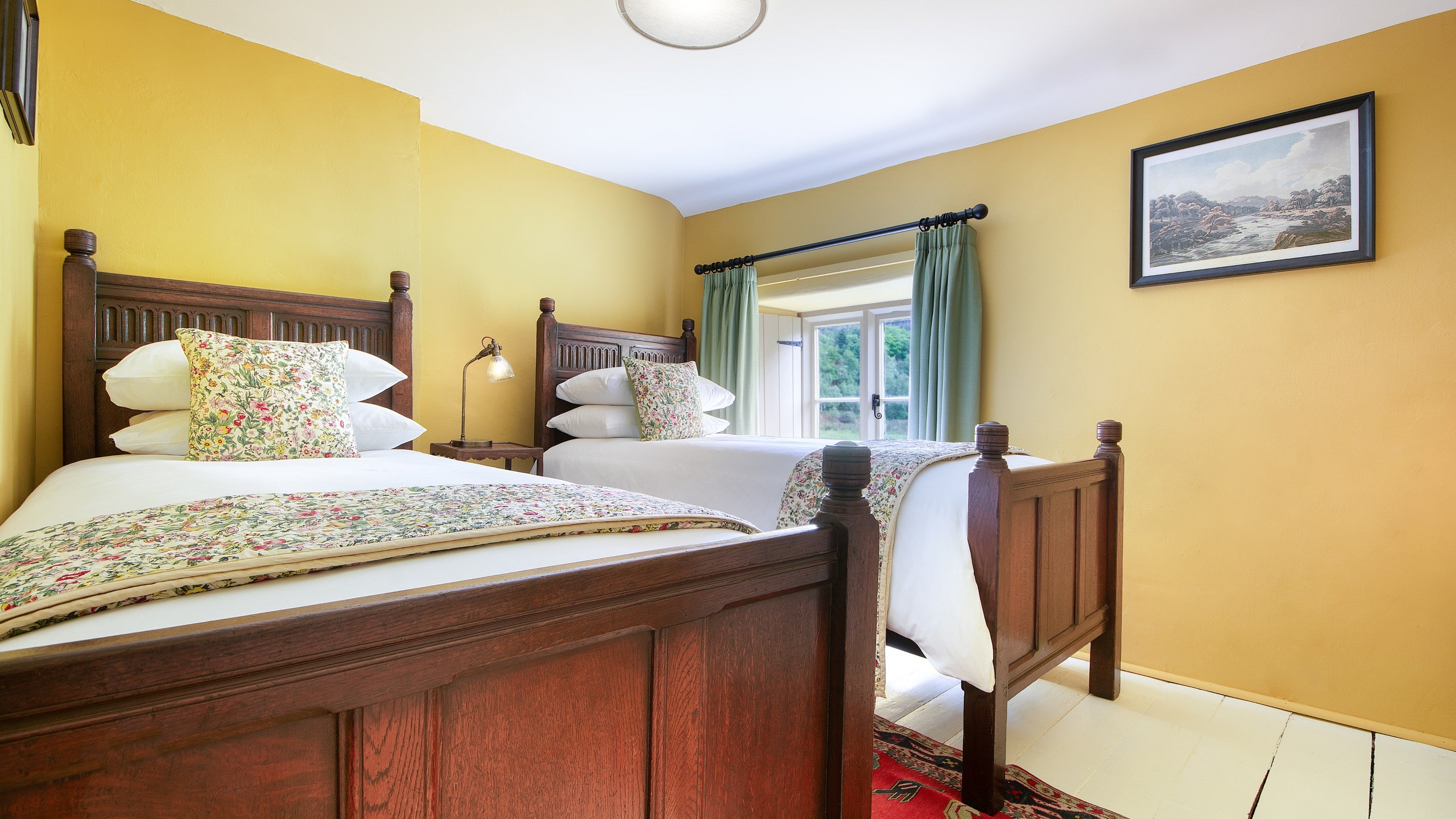 The second floor twin bedroom at Hawthorn Cottage, Ceredigion