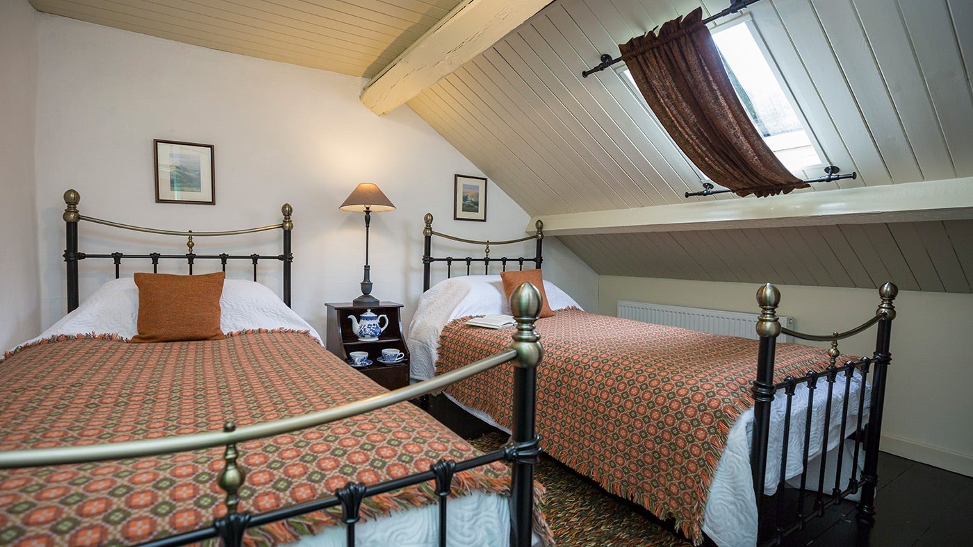 Twin bedroom at Hen Dy, Gwynedd, Gwynedd