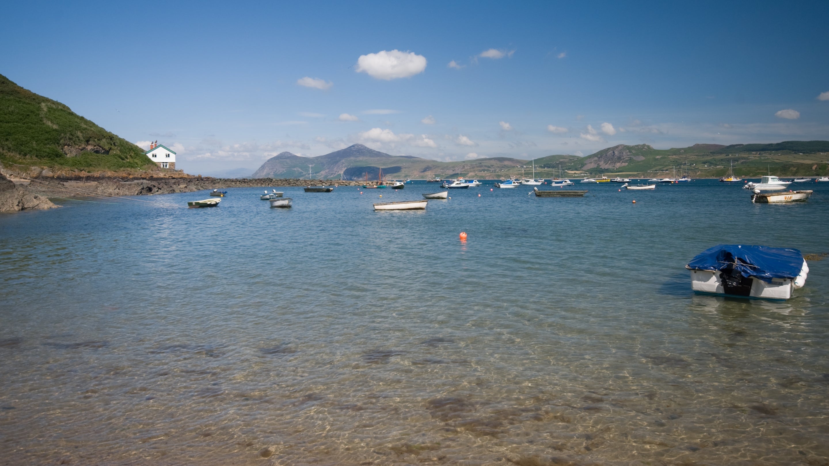 The surrounding area at Moryn and Tri-A-Hanner, North Wales