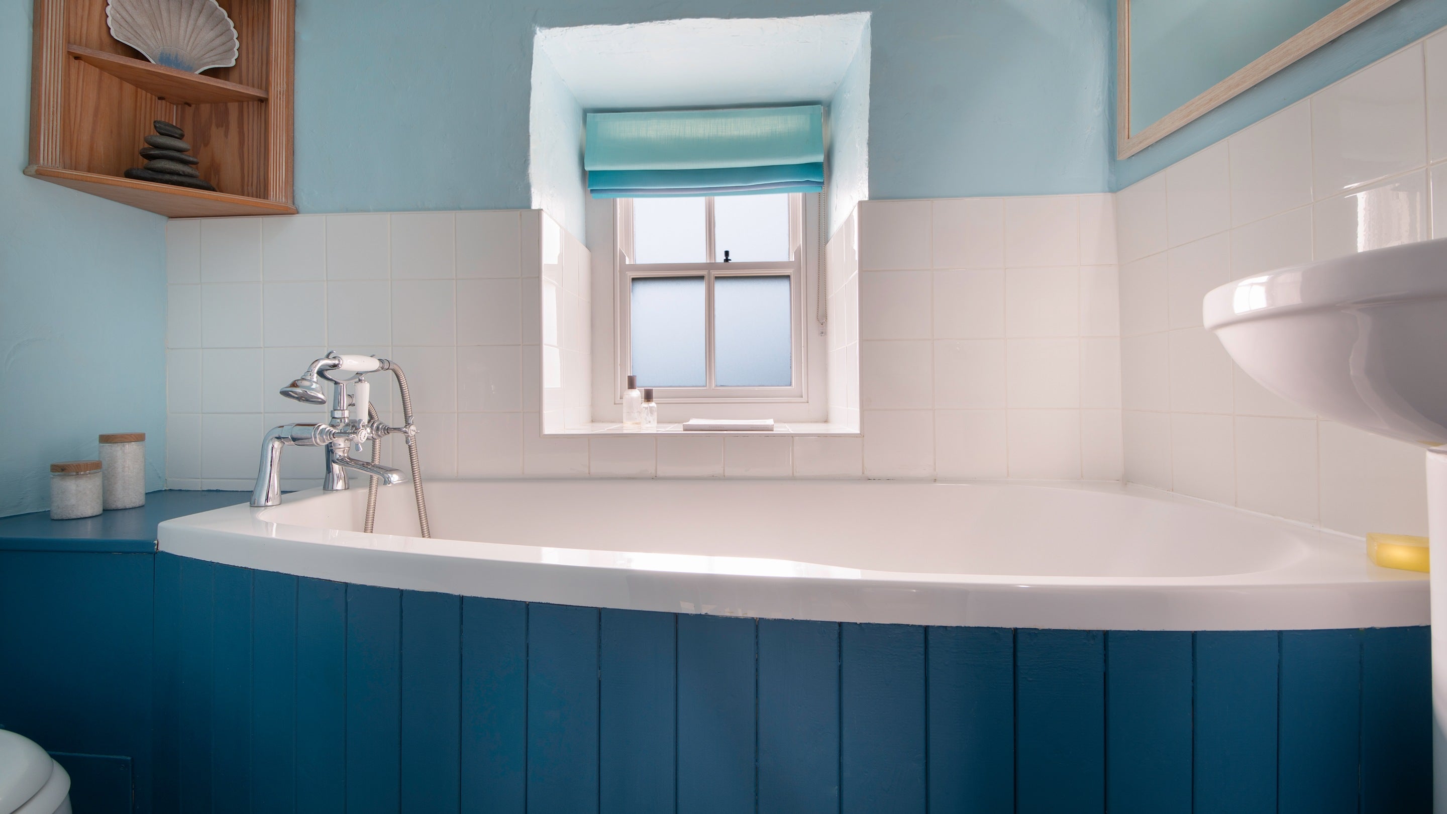 The bathroom at Pant Rhiw Cottage, Gwynedd