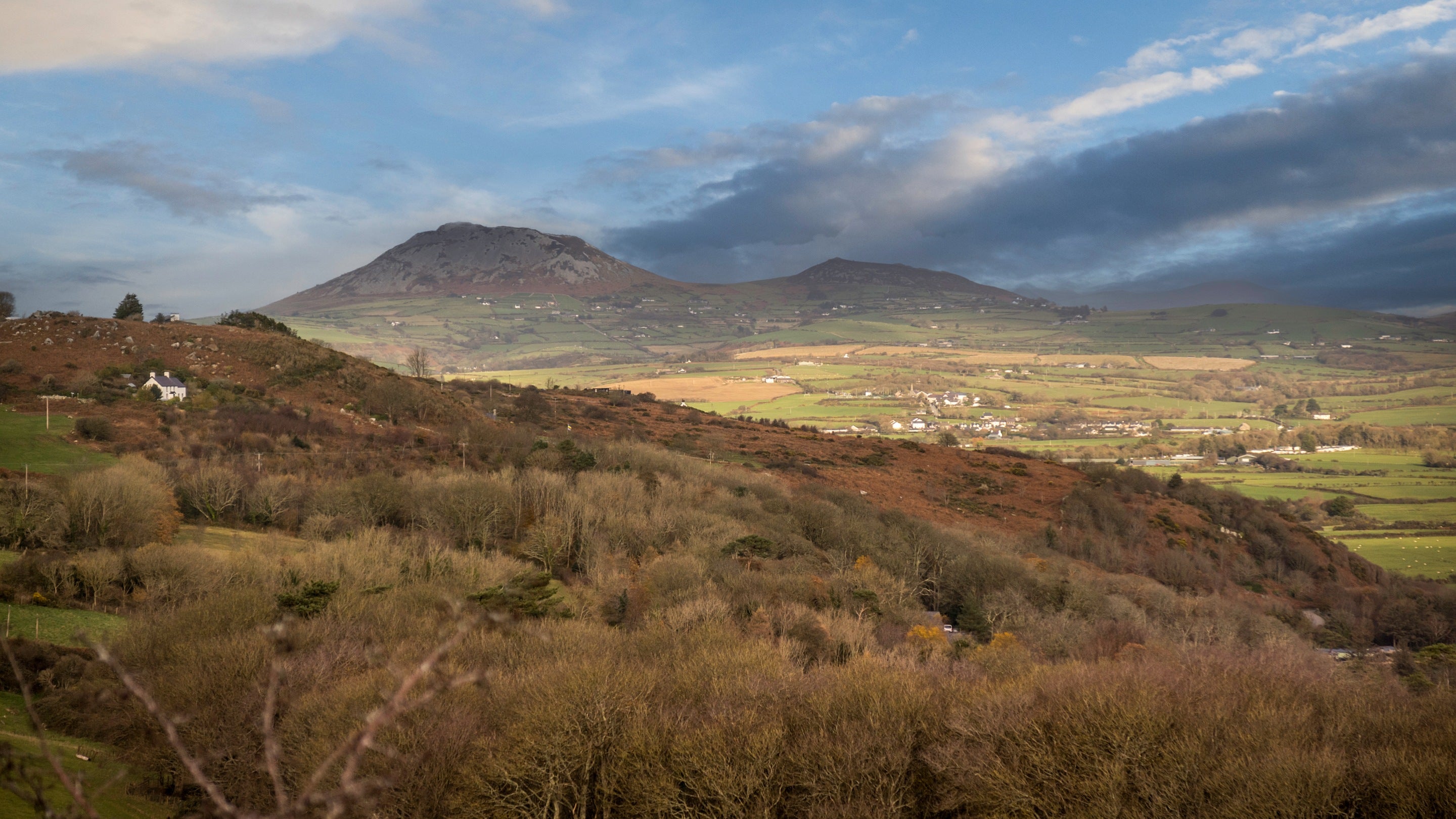The area surrounding Pant Rhiw Cottage, Gwynedd