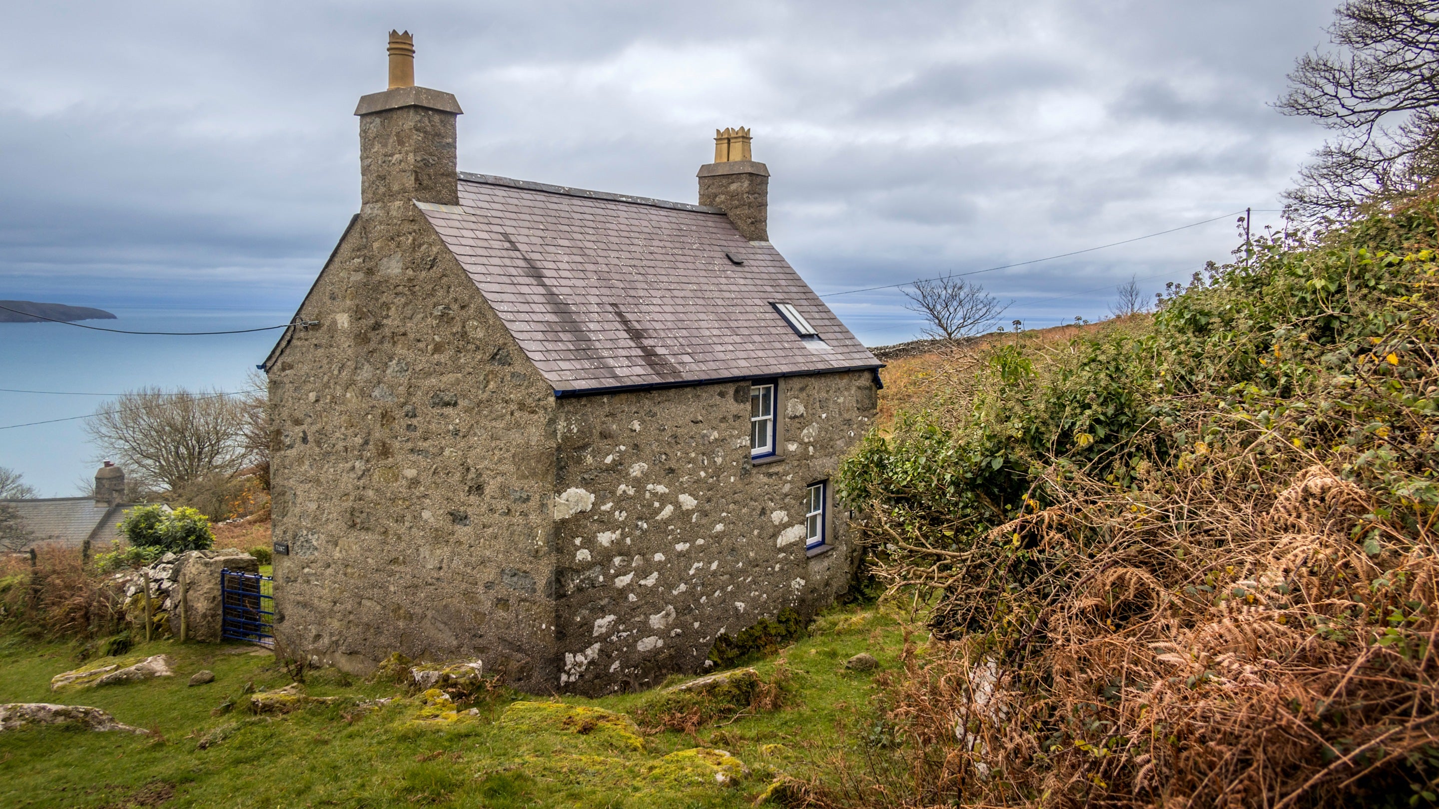 The exterior of Pant Rhiw Cottage, Gwynedd
