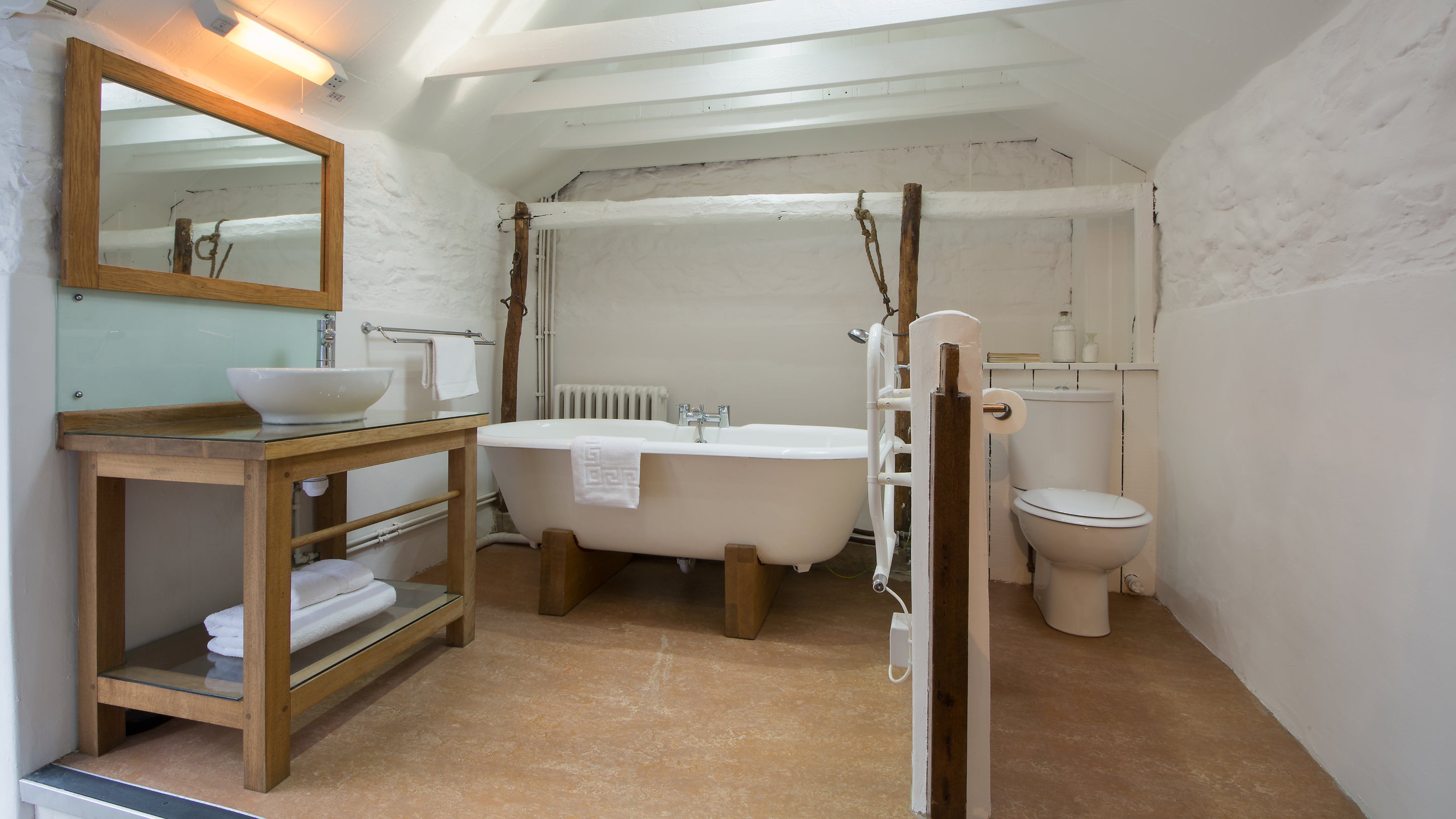 The bathroom at Pontbrenmydyr, Ceredigion