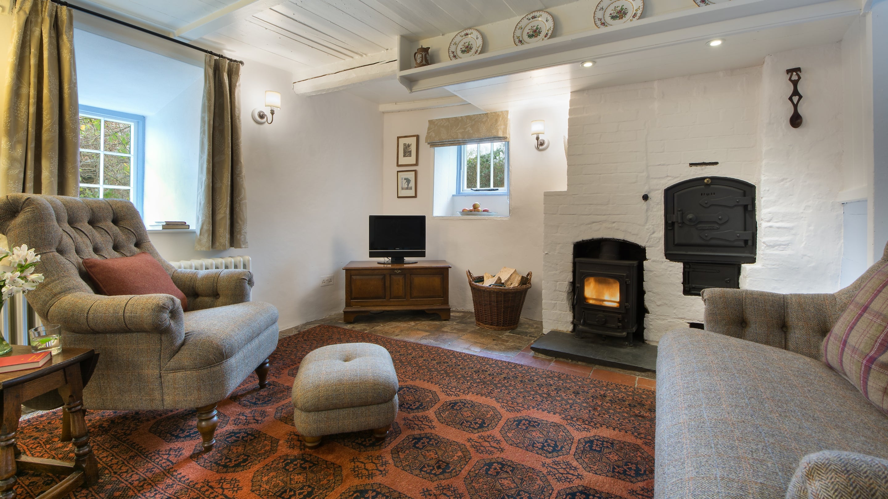 The sitting room at Pontbrenmydyr, Ceredigion
