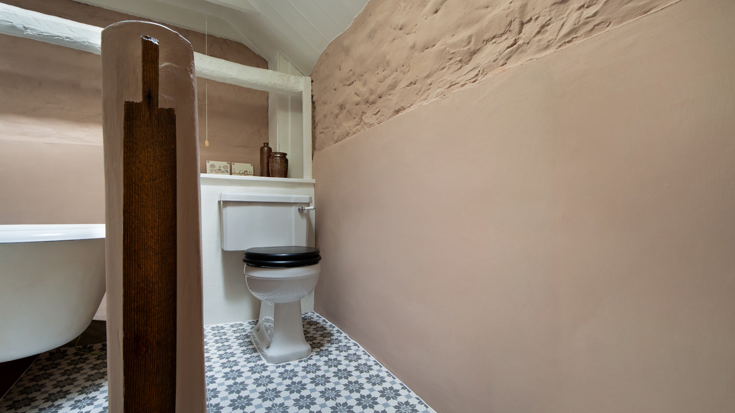 The toilet in the bathroom at Pontbrenmydyr, Ceredigion