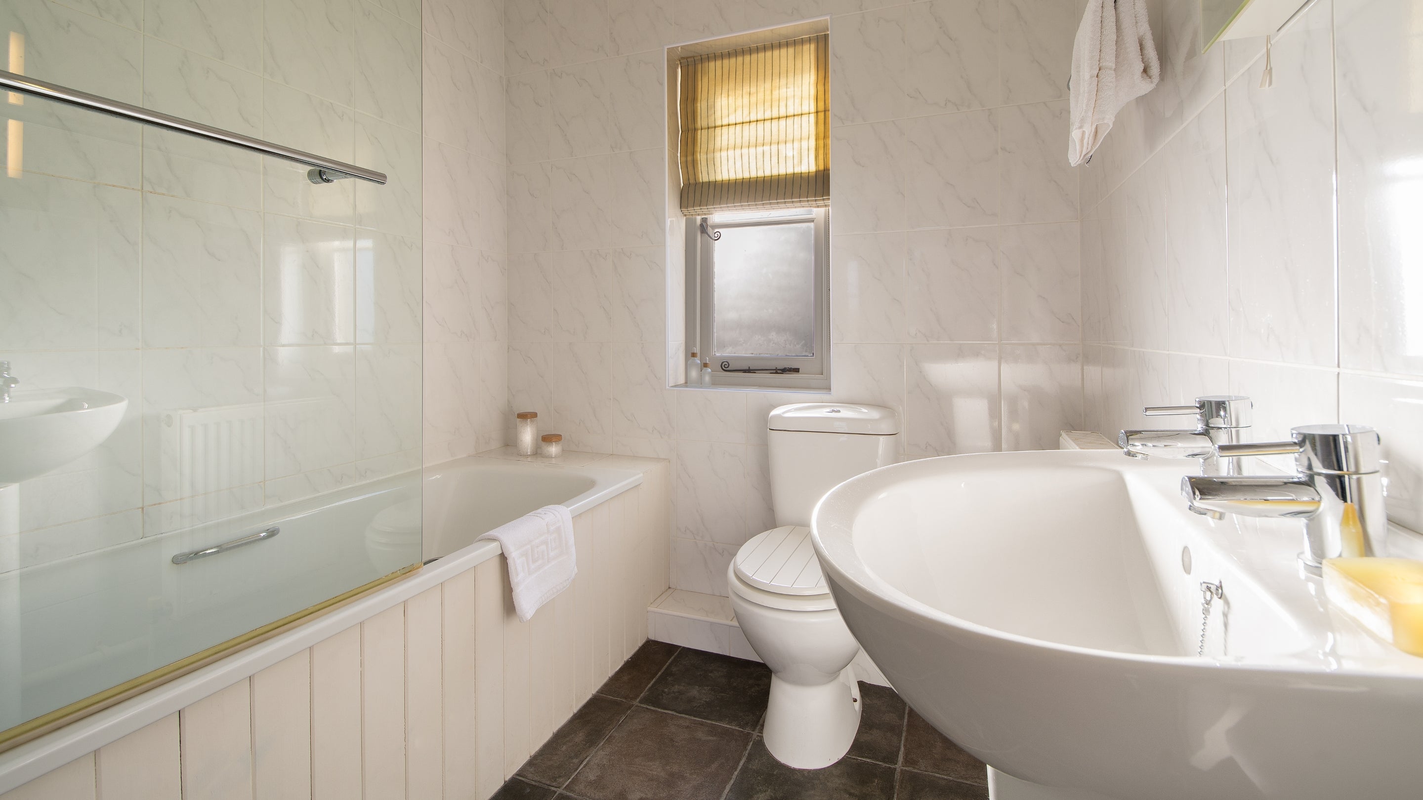The bathroom at South Pilton Green Farmhouse, West Glamorgan