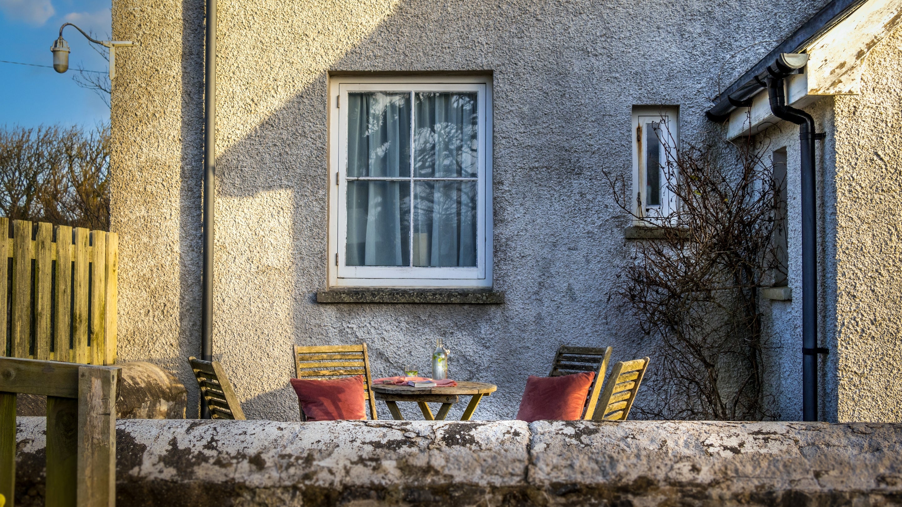 The outdoor seating area at South Pilton Green Farmhouse, The Gower