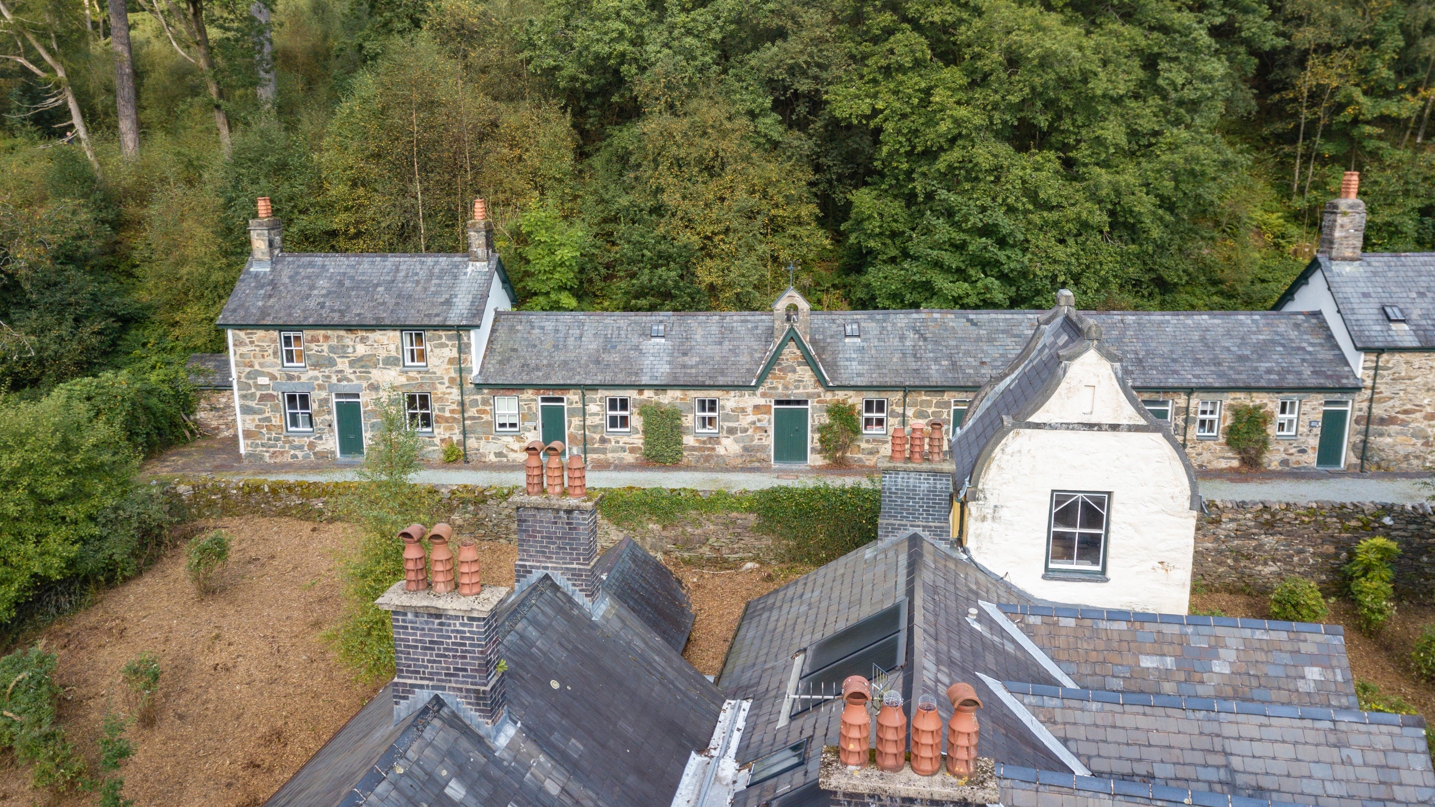 The exterior of Stabl Bach and the Craflwyn cottages, Gwynedd