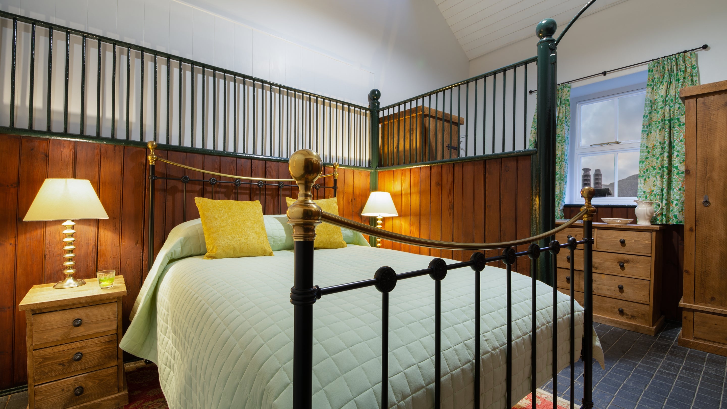The double bedroom at Stabl Bach, Gwynedd
