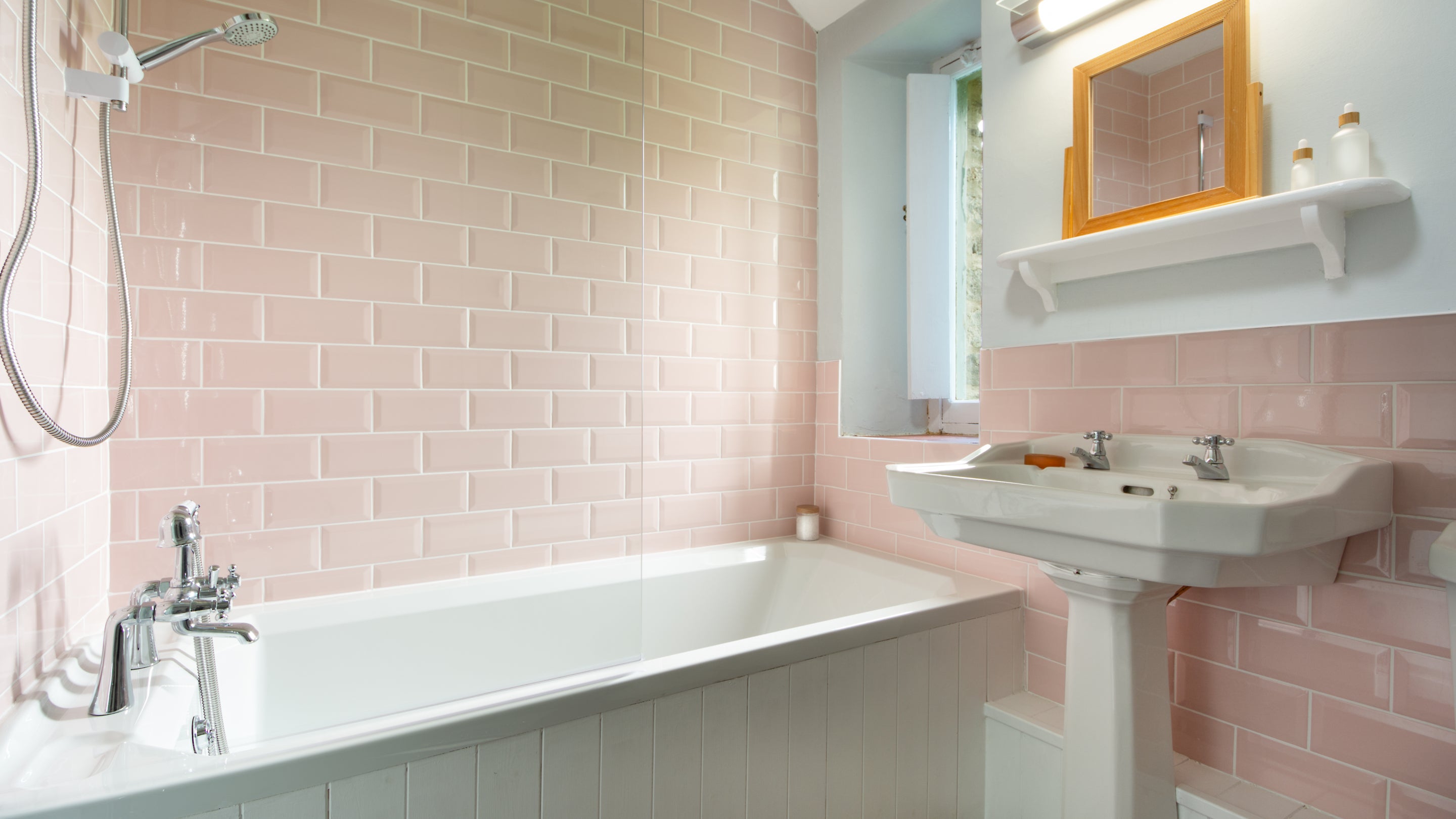 The bathroom at Stackpole Byre 2, Pembrokeshire