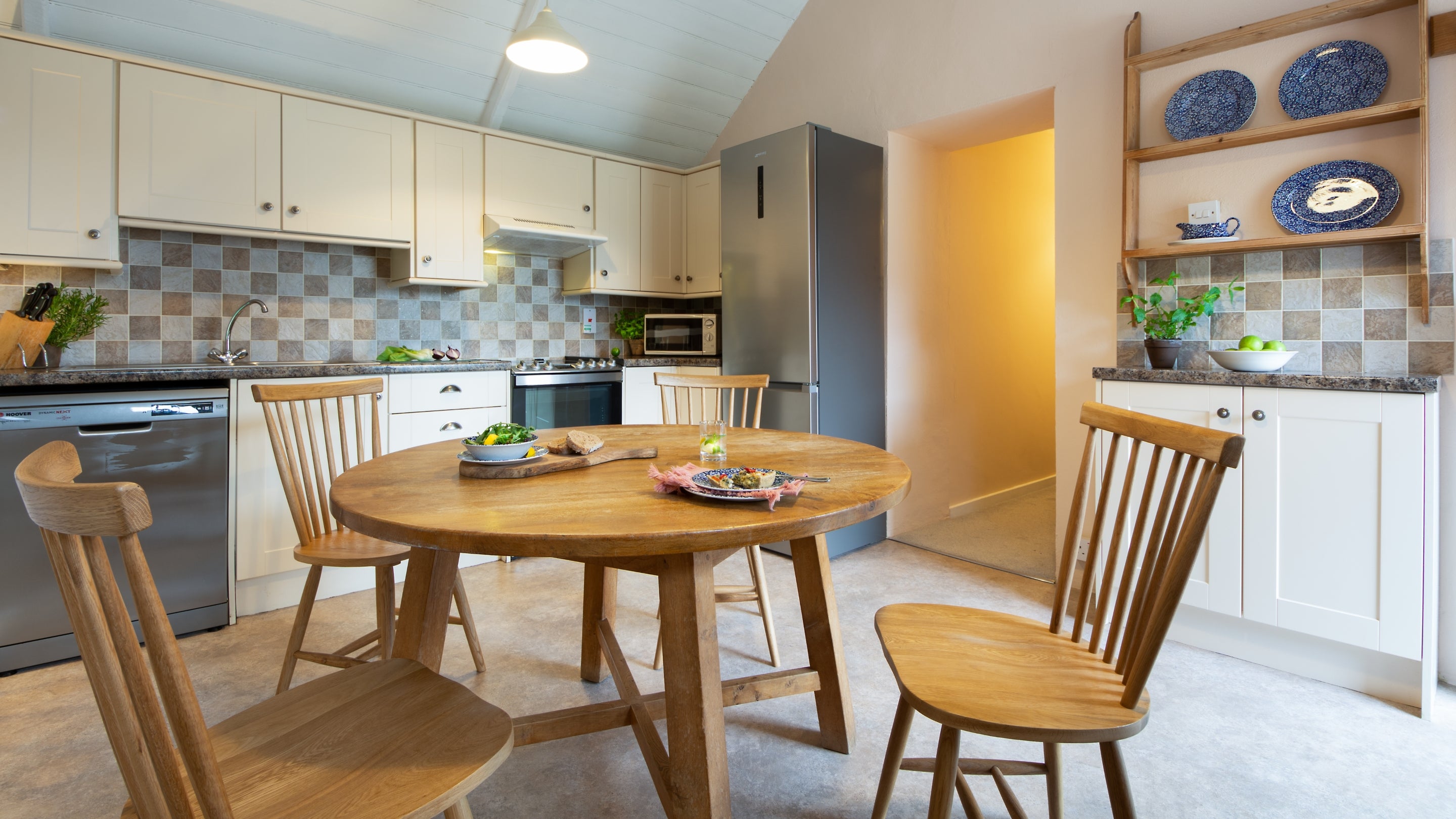 The kitchen diner at Stackpole Granary