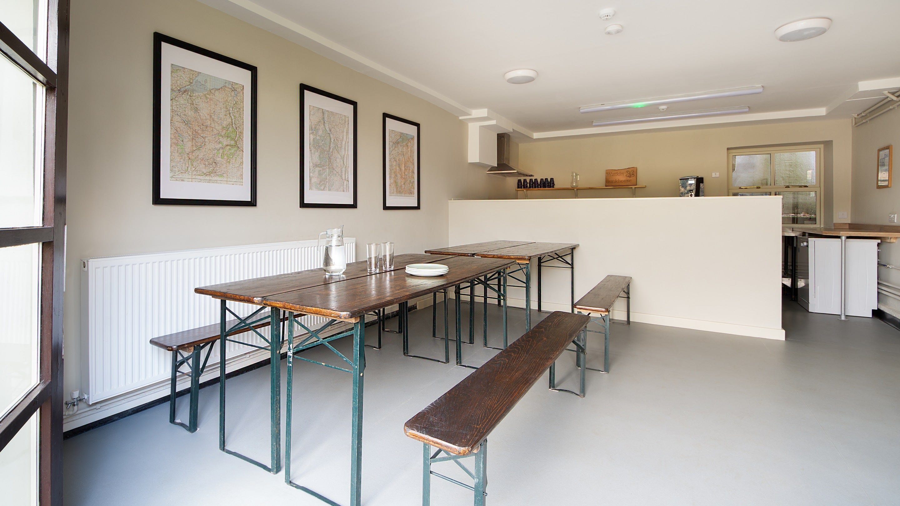 The open-plan kitchen and dining room at Watkin Bunkhouse, Gwynedd