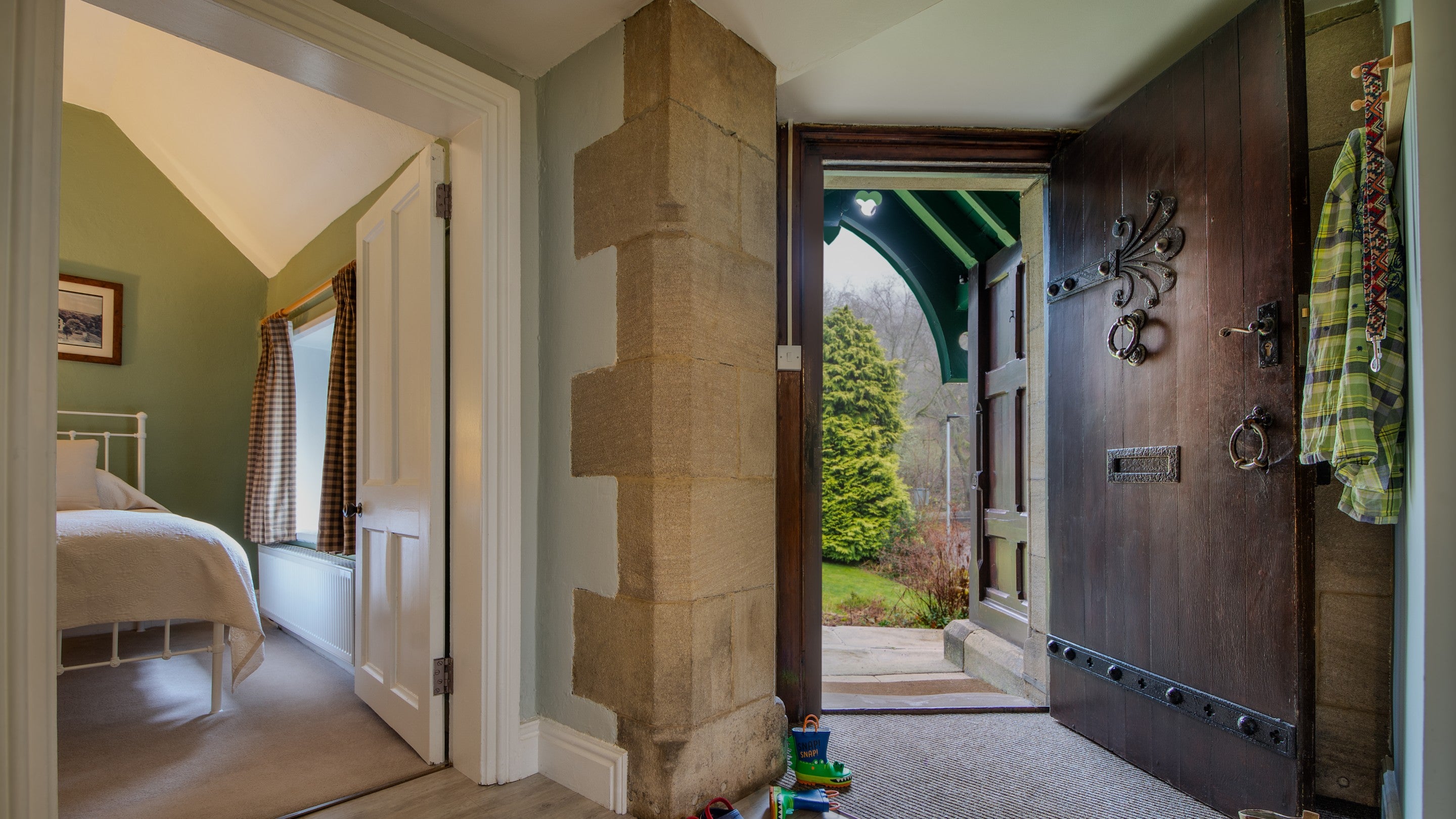 The entrance hall at Hardcastle Lodge, Yorkshire