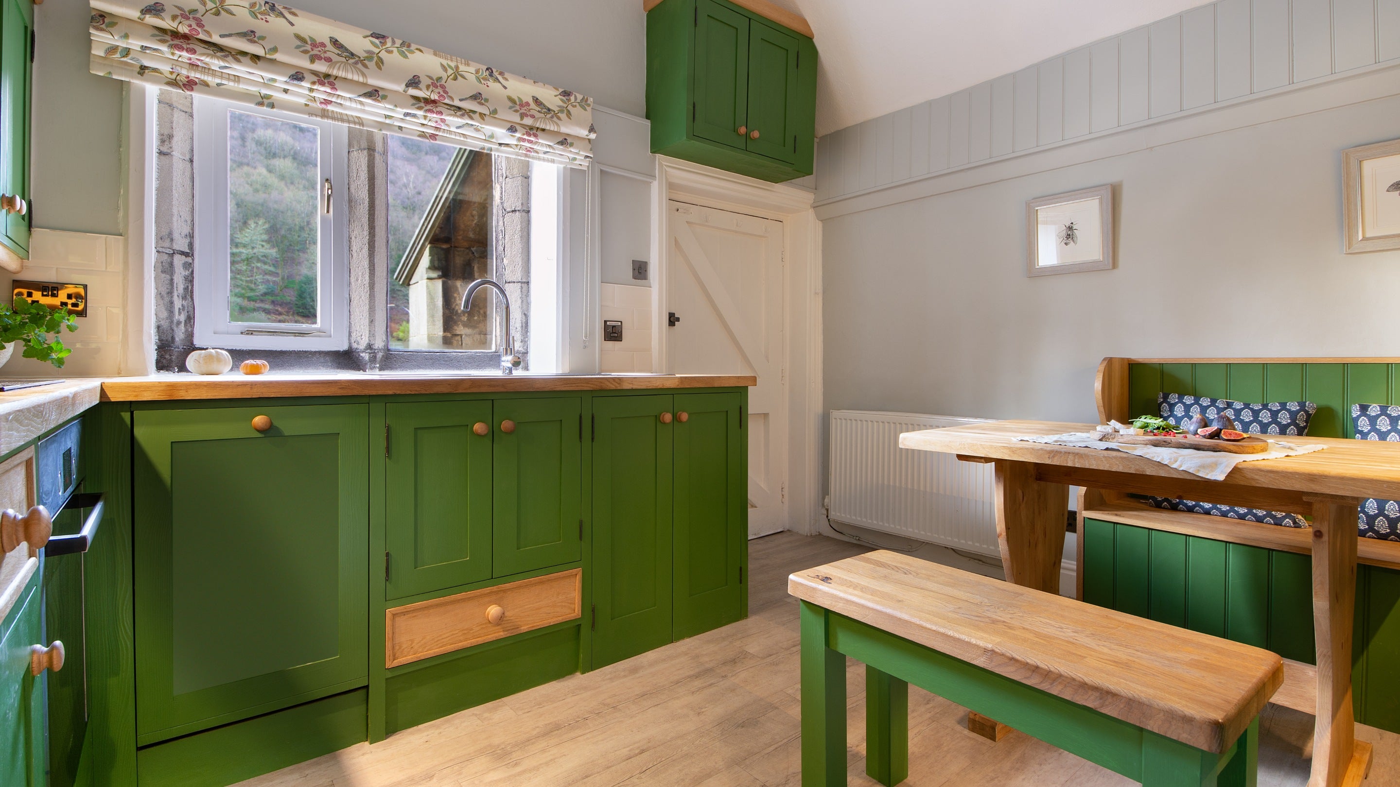 The kitchen with bench dining area at Hardcastle Lodge, Yorkshire