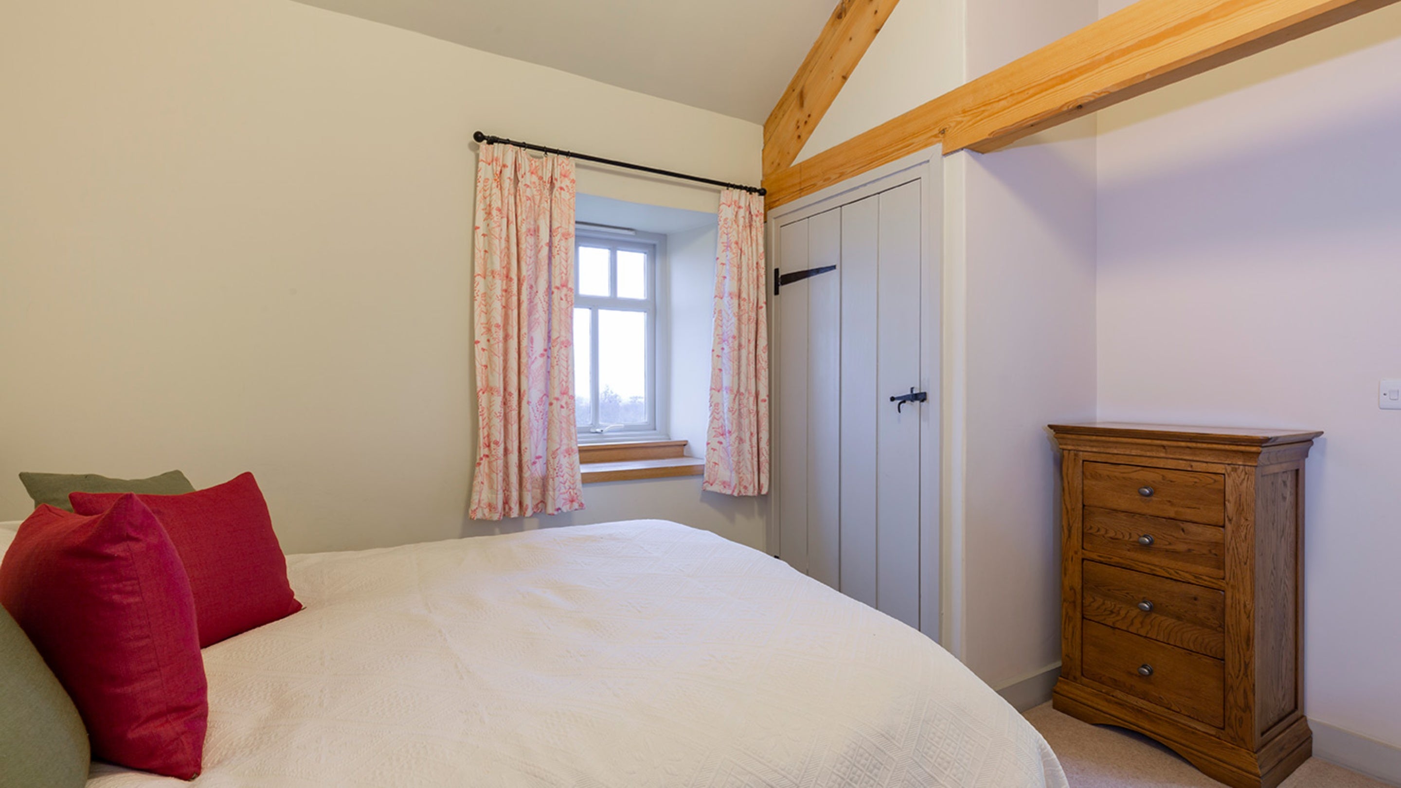 The second double bedroom at Lapwing, Yorkshire