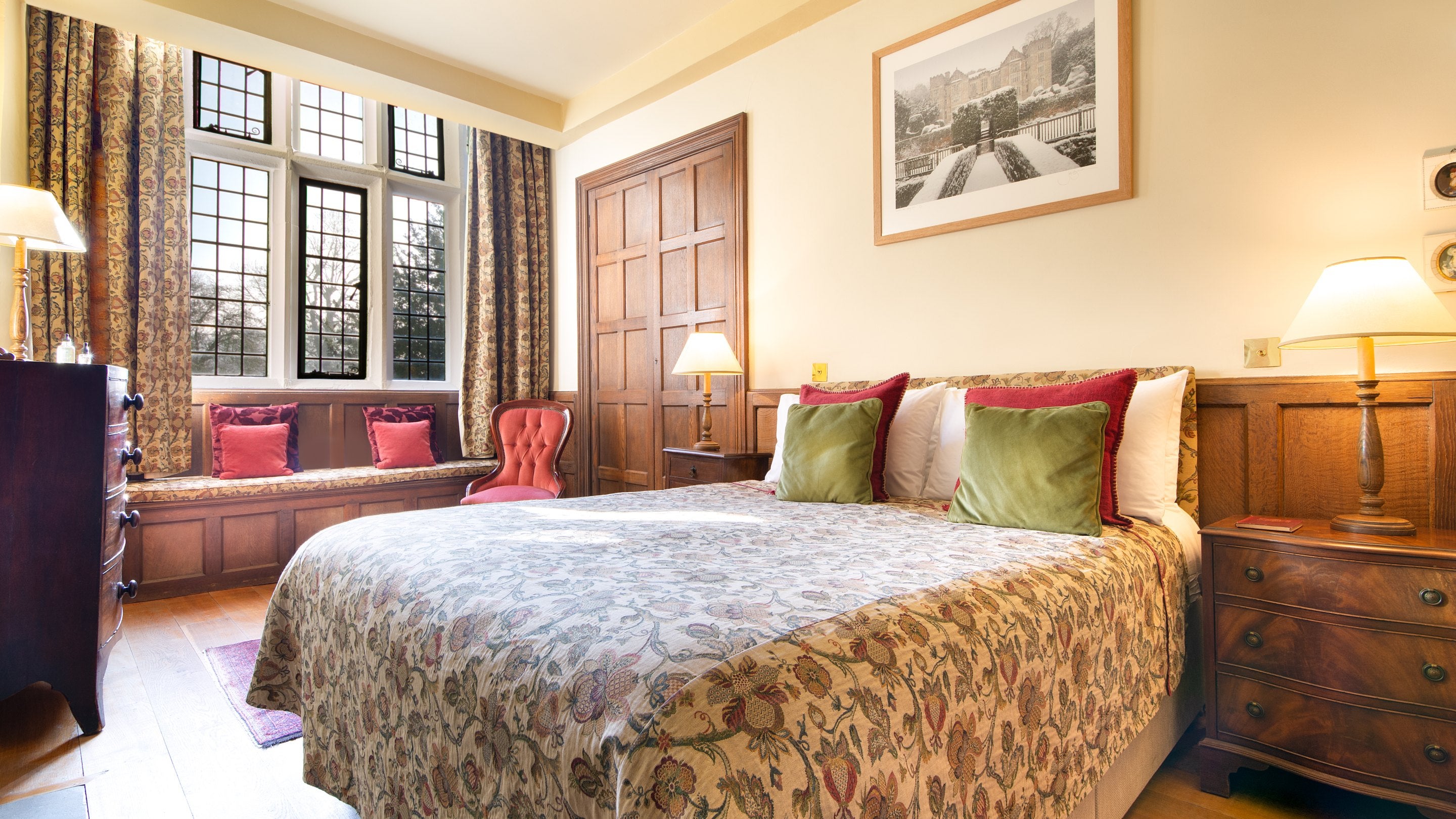 The double bedroom with bench seating at Vyner, North Yorkshire