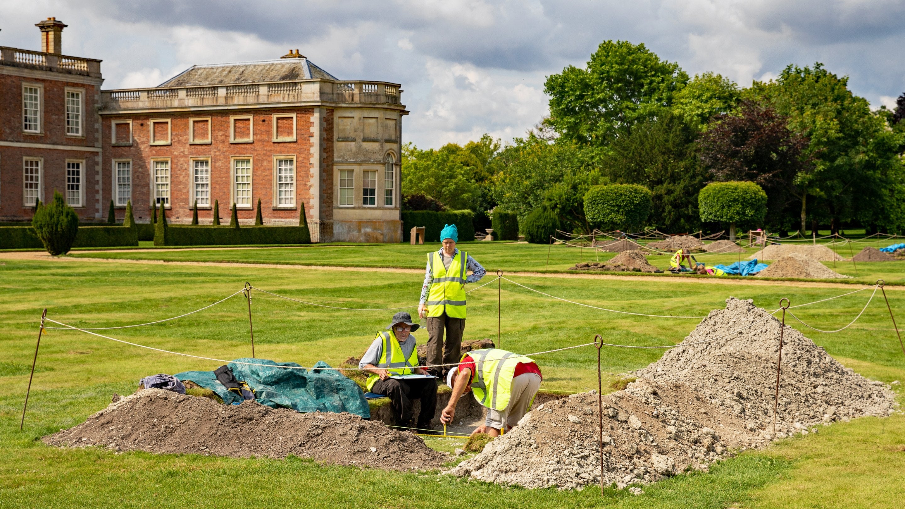 Archaeologists working at the Parterre at Wimpole Estate, Cambridgeshire