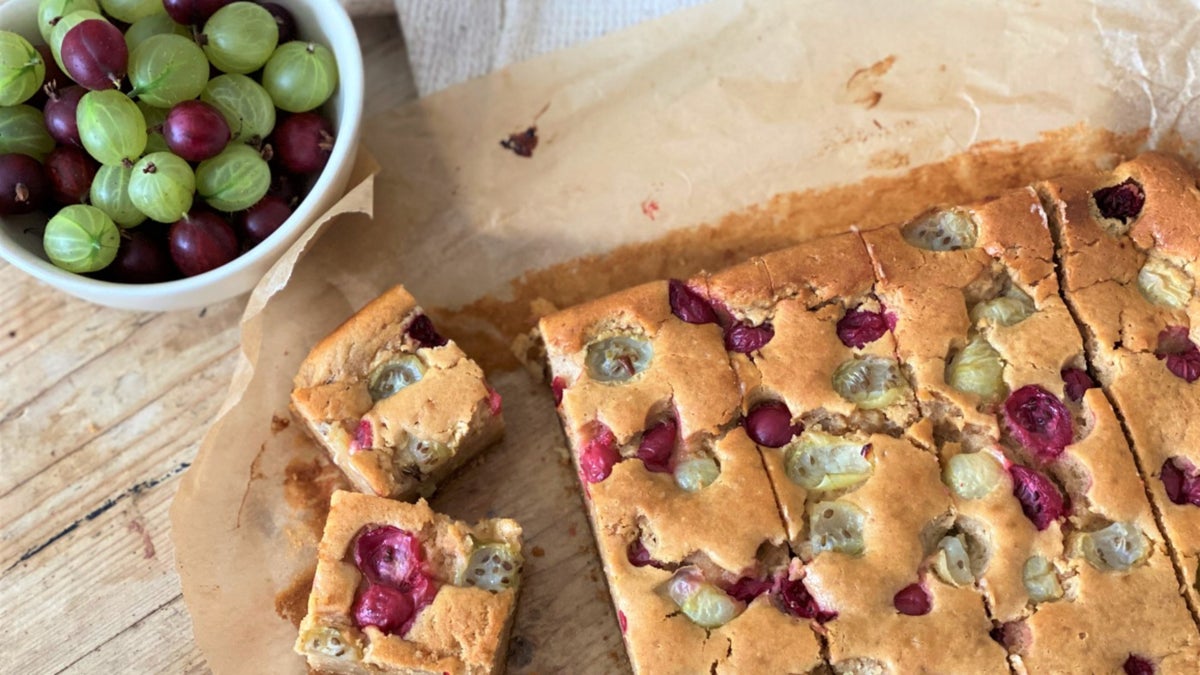 Gooseberry traybake | Recipes | National Trust