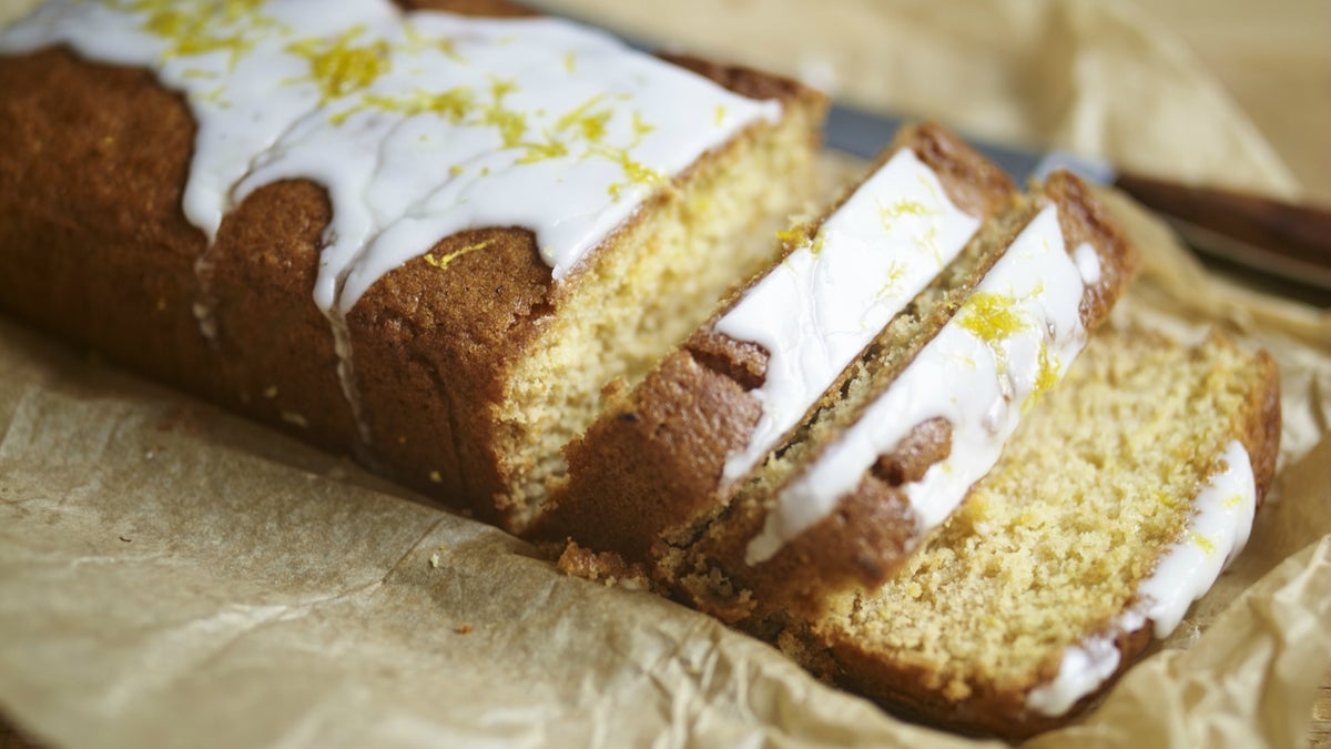 Lemon drizzle cake | Recipes | National Trust