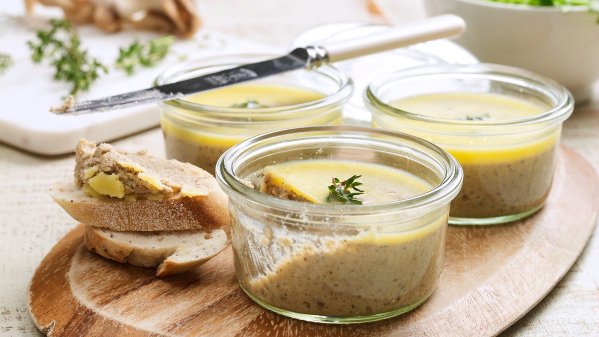 Wild mushroom and thyme pâté | Recipes | National Trust