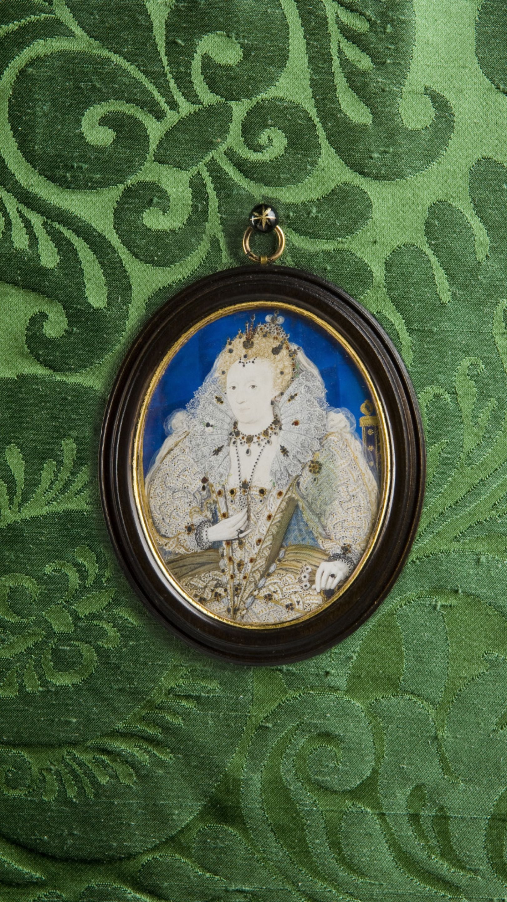 Portrait miniature, oil on vellum, Queen Elizabeth I by Nicholas Hilliard