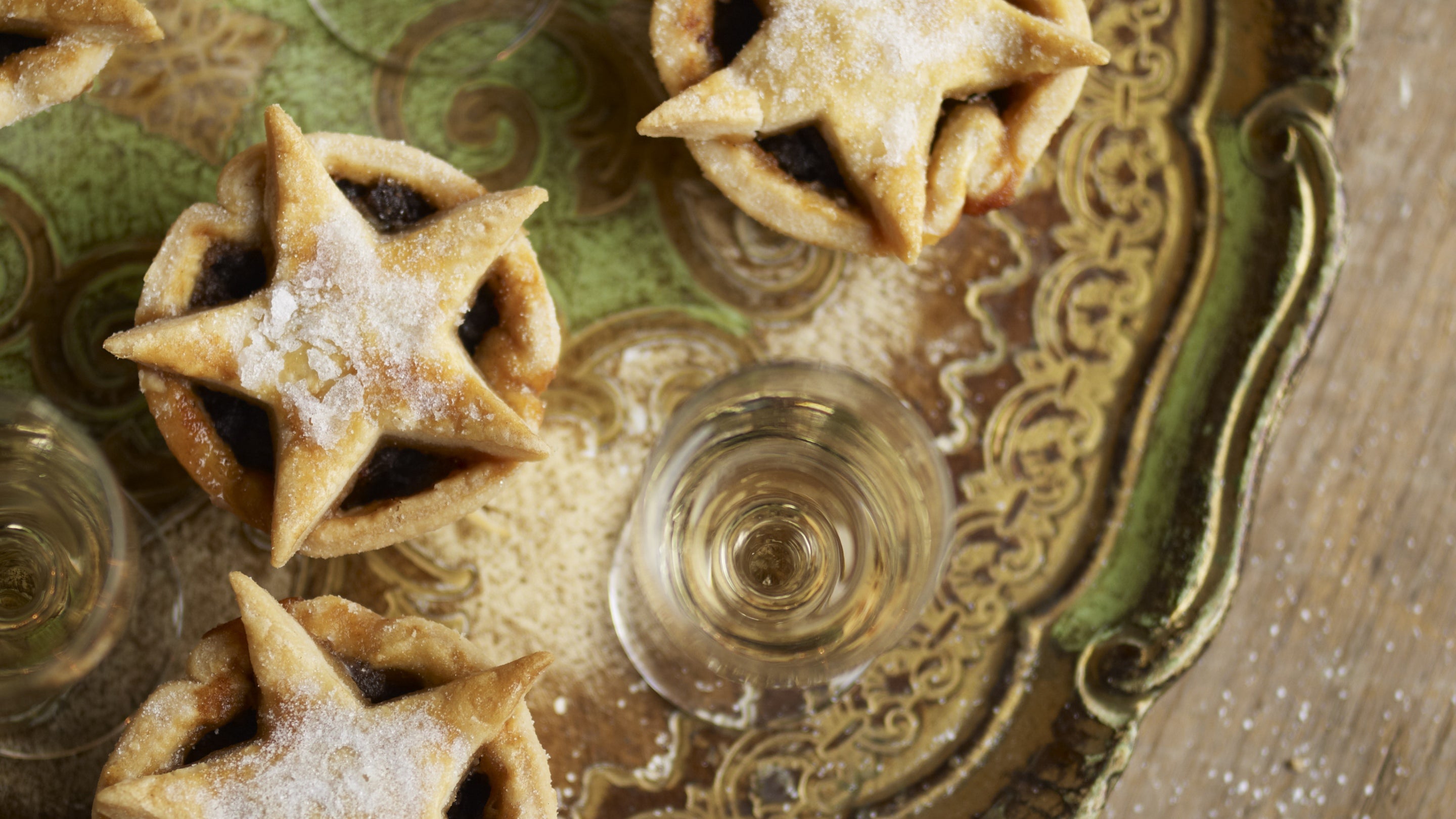 Mince pies with star-shaped lids